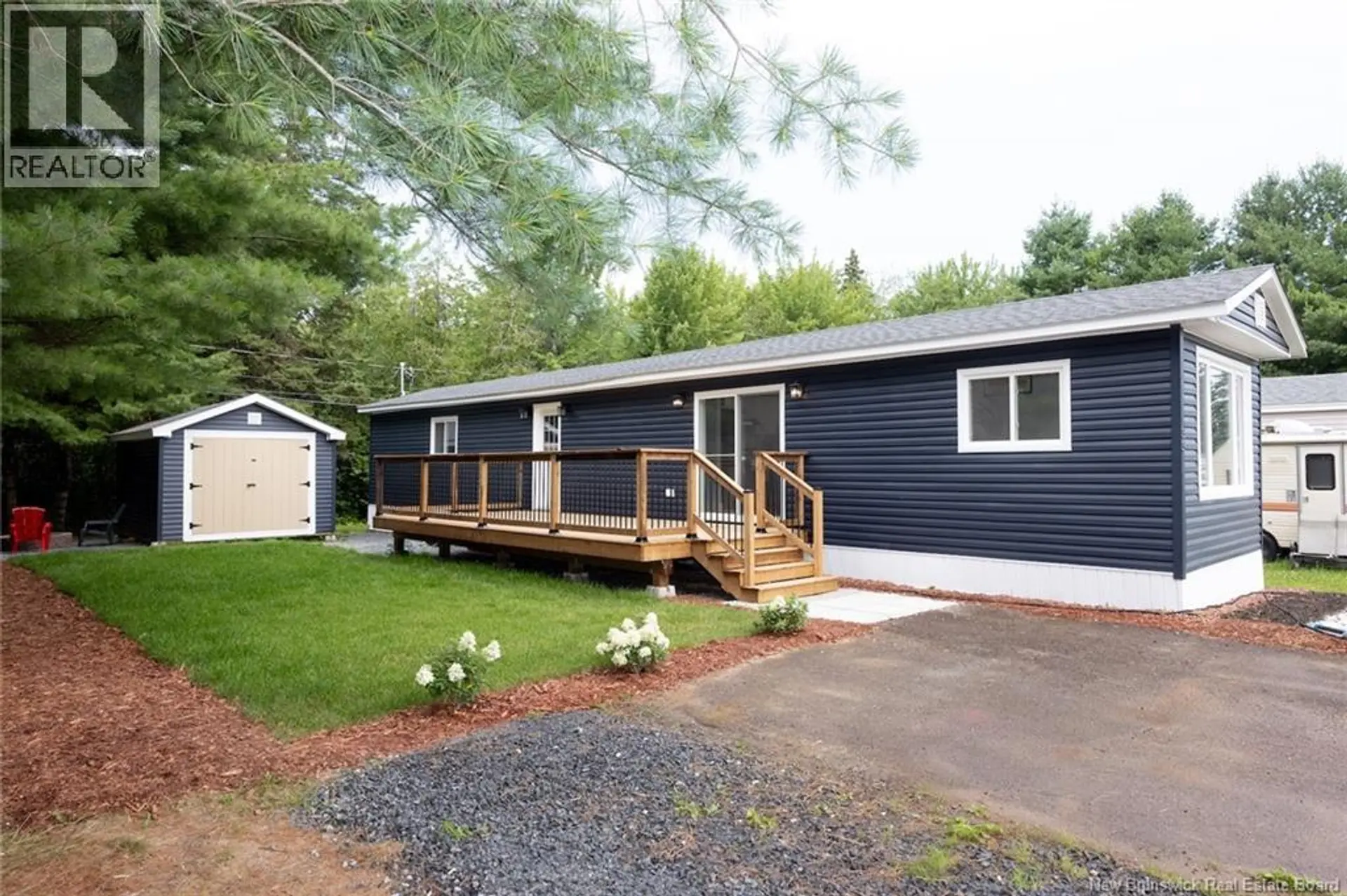 33 NORTHRUP CRESCENT - Image 1