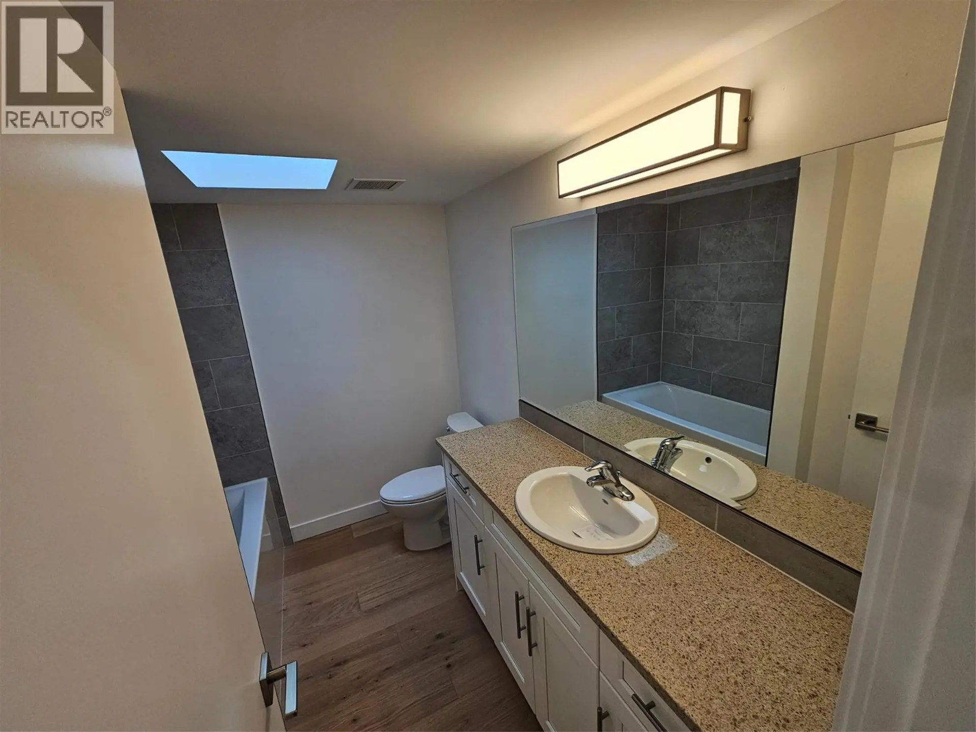 Property at #402 578 LAKESHORE DRIVE, Penticton, BC