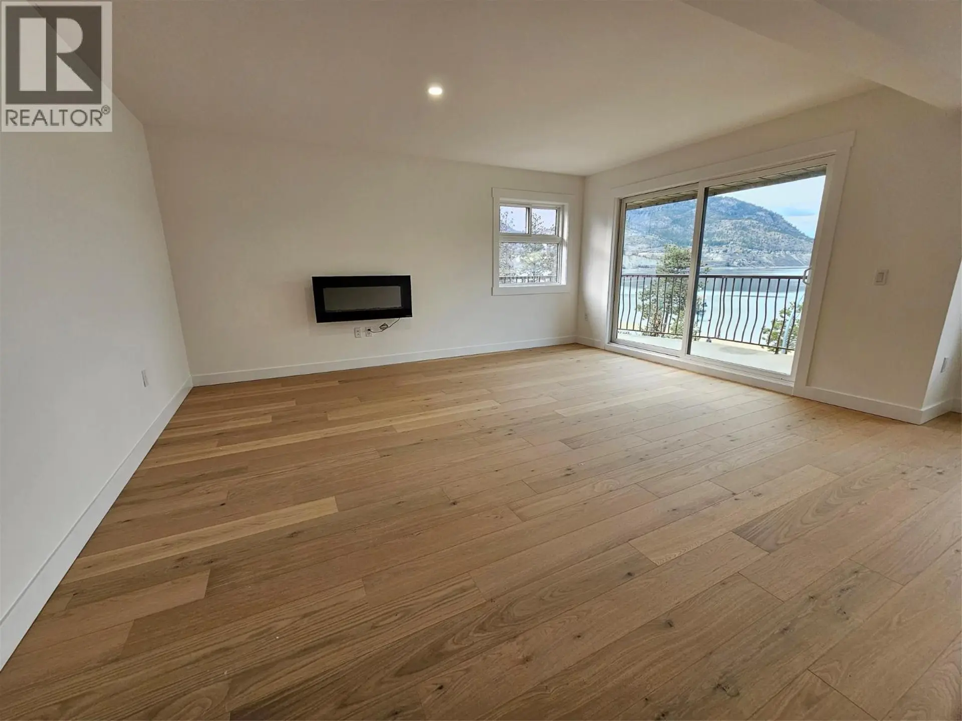 Property at #402 578 LAKESHORE DRIVE, Penticton, BC