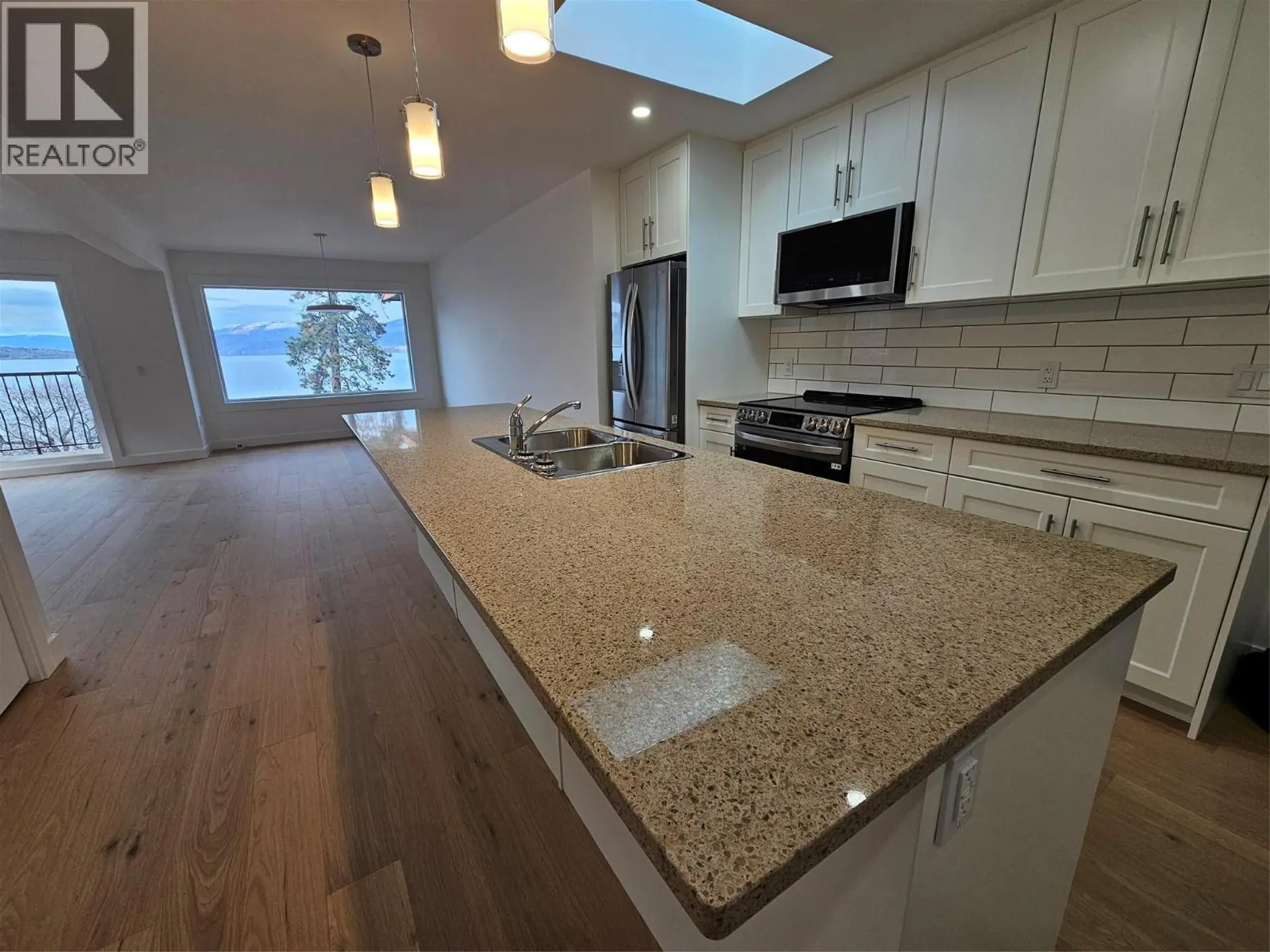 Property at #402 578 LAKESHORE DRIVE, Penticton, BC