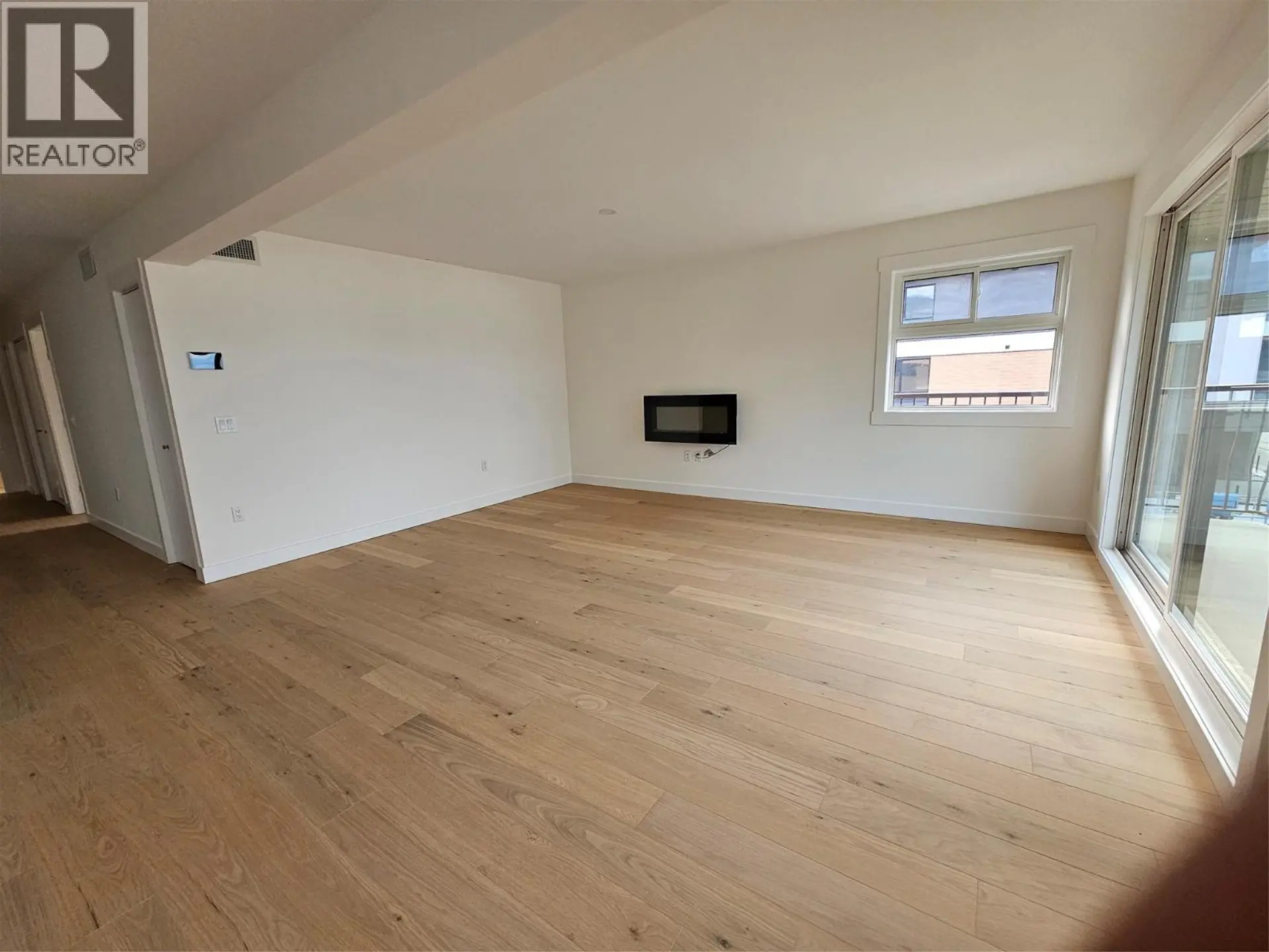 Property at #402 578 LAKESHORE DRIVE, Penticton, BC