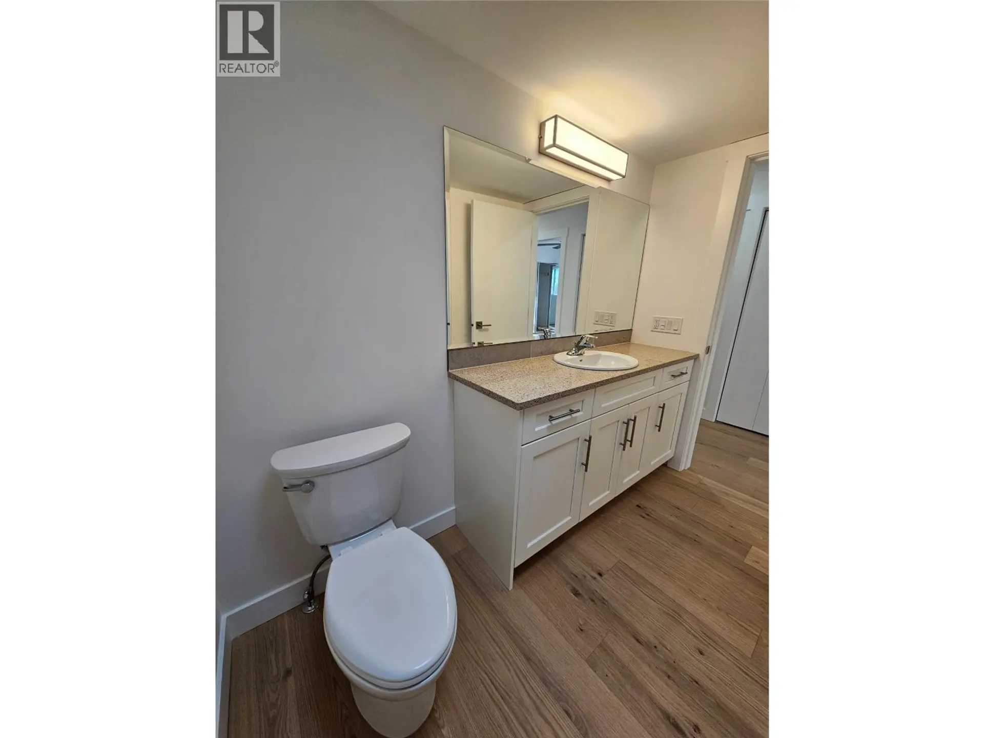 Property at #402 578 LAKESHORE DRIVE, Penticton, BC