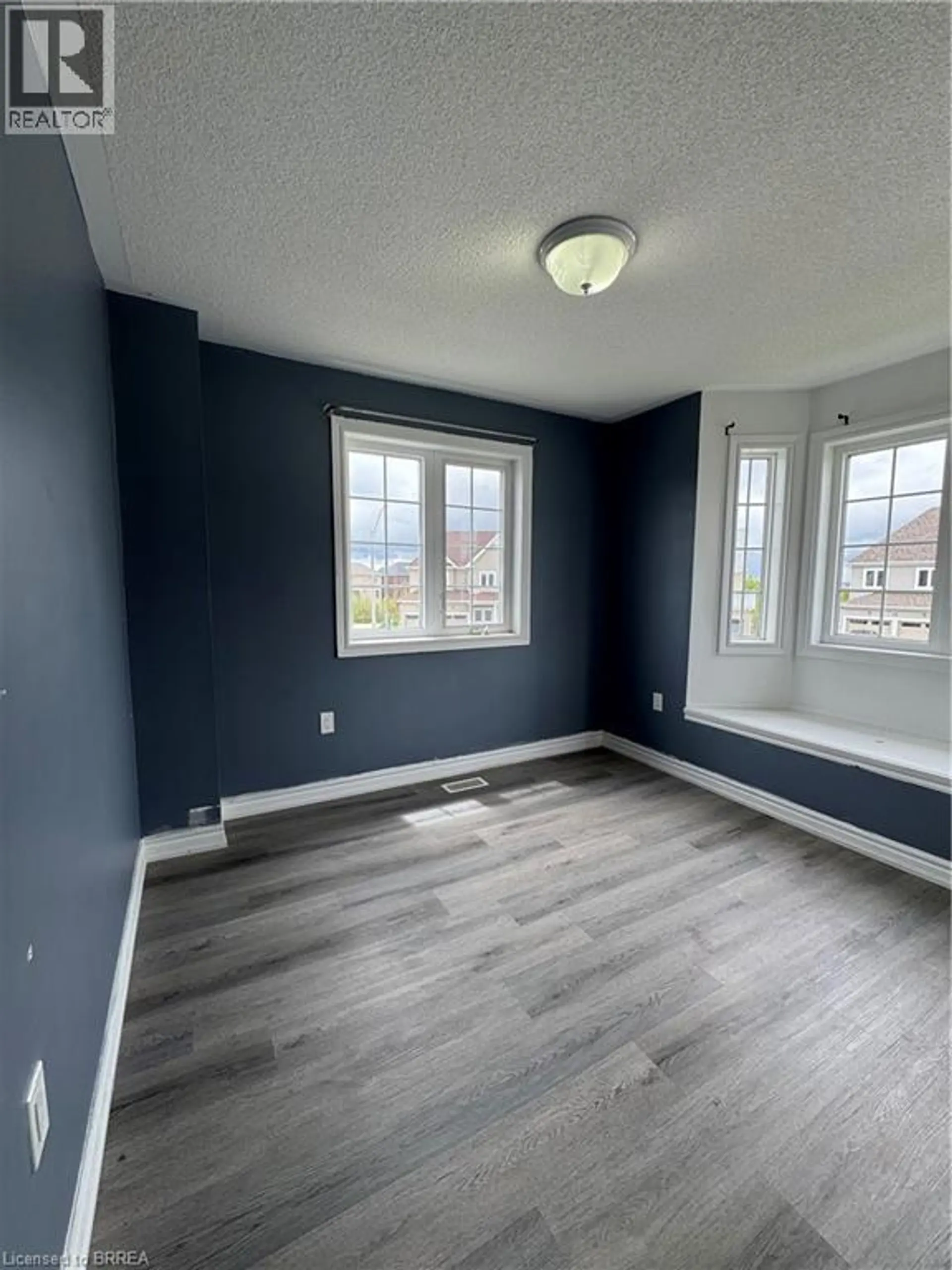 22 TODD CRESCENT - Image 6