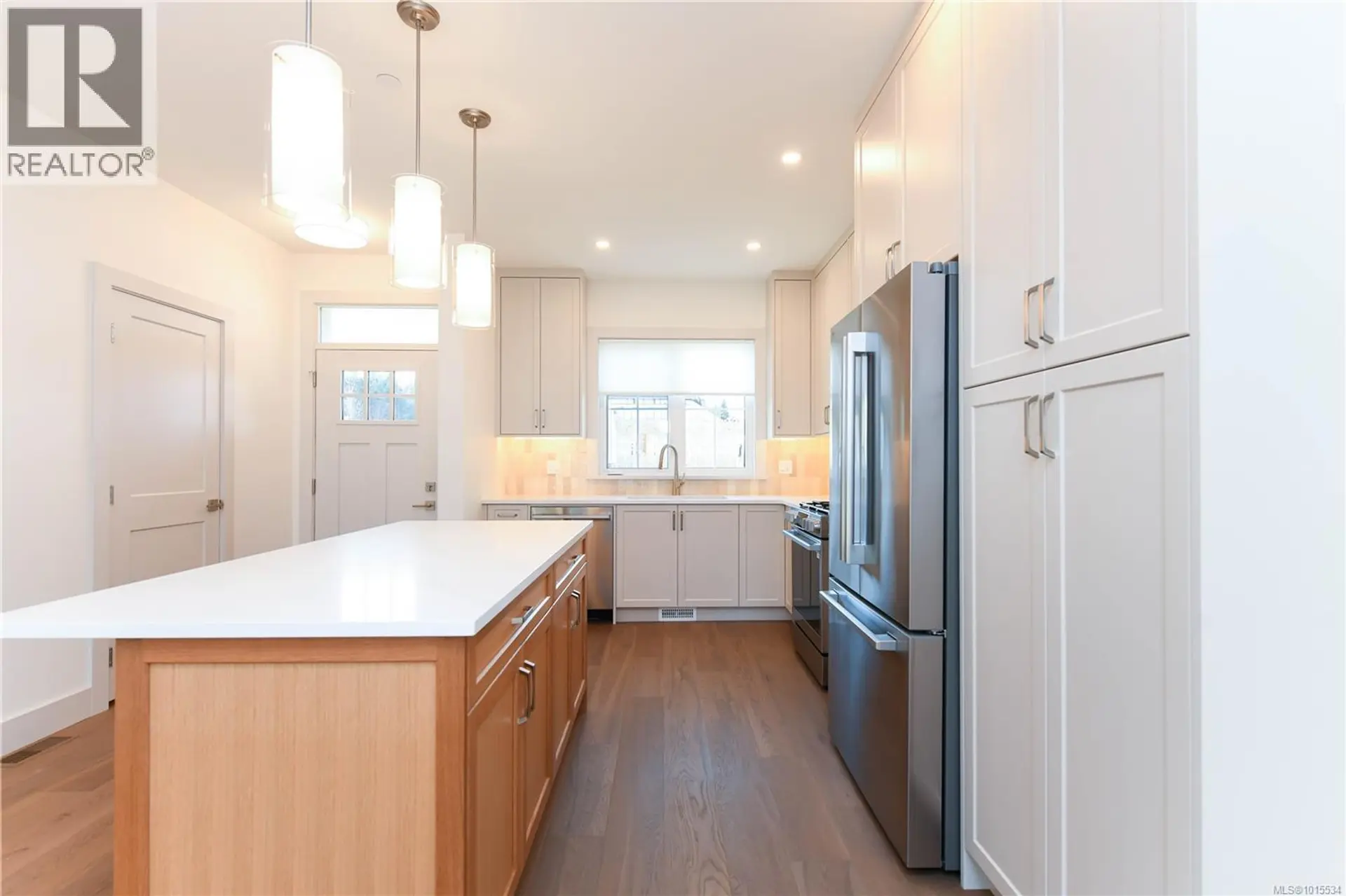 Property at 695 WESTMINSTER BLVD, Courtenay, BC