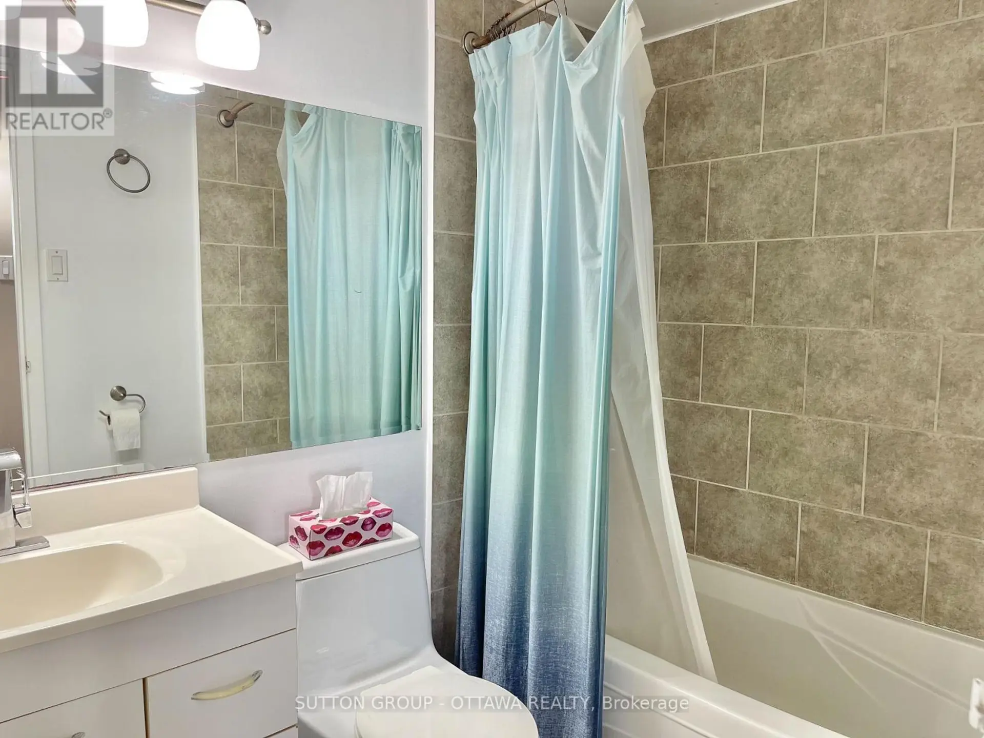 #1908 900 DYNES ROAD - Image 12