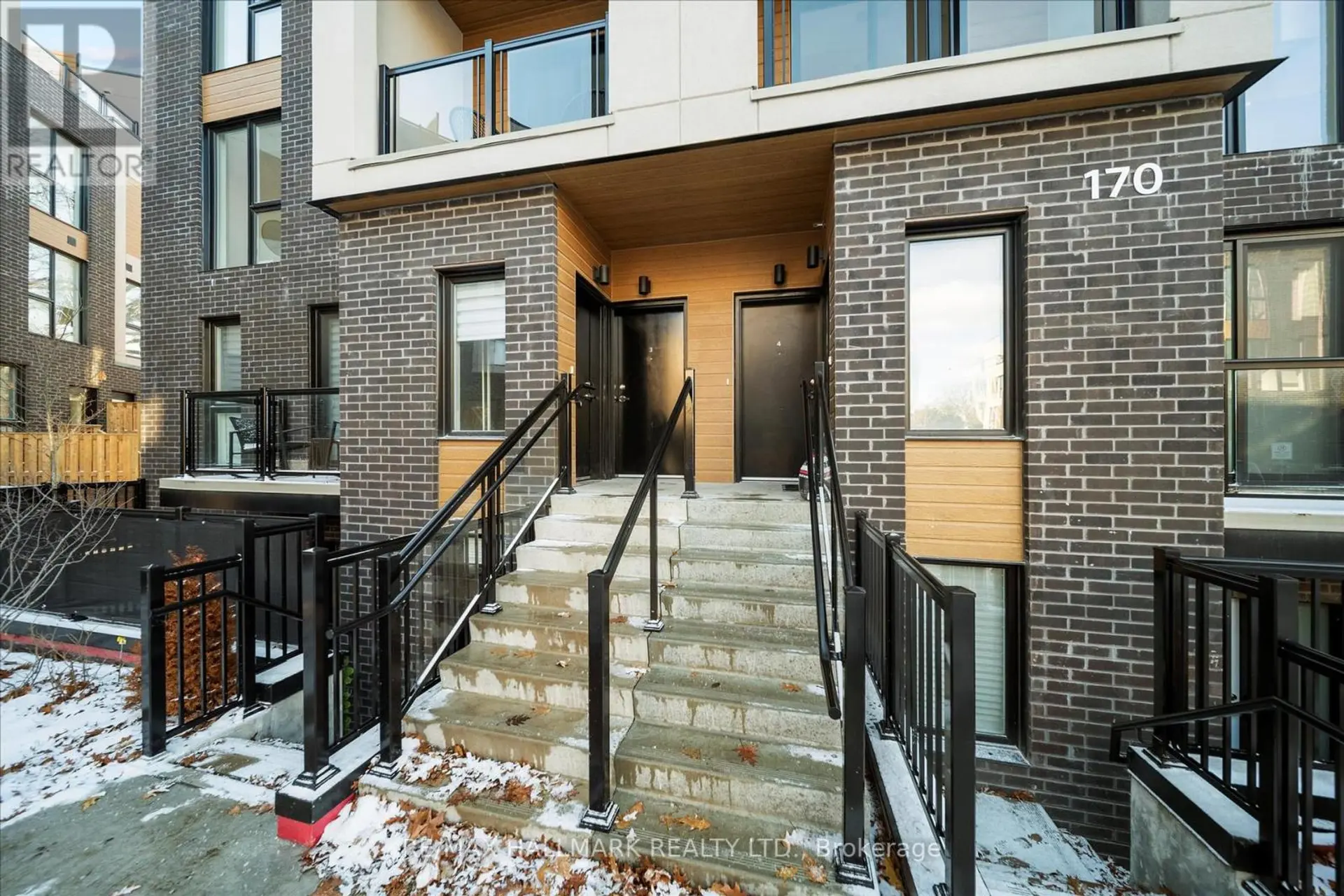 #13 170 CLONMORE DRIVE - Image 3