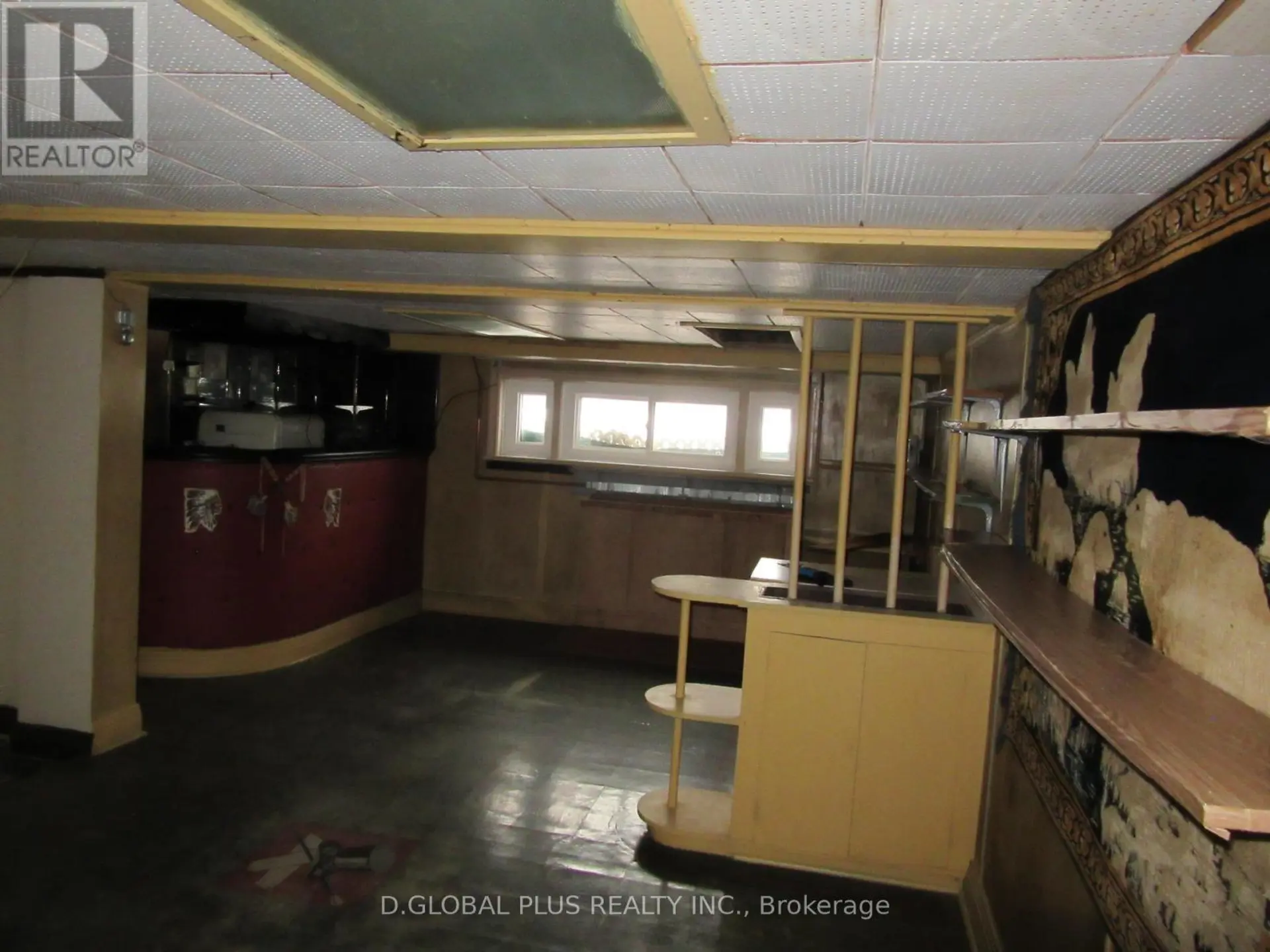 11 DUNBAR AVENUE N - Image 11