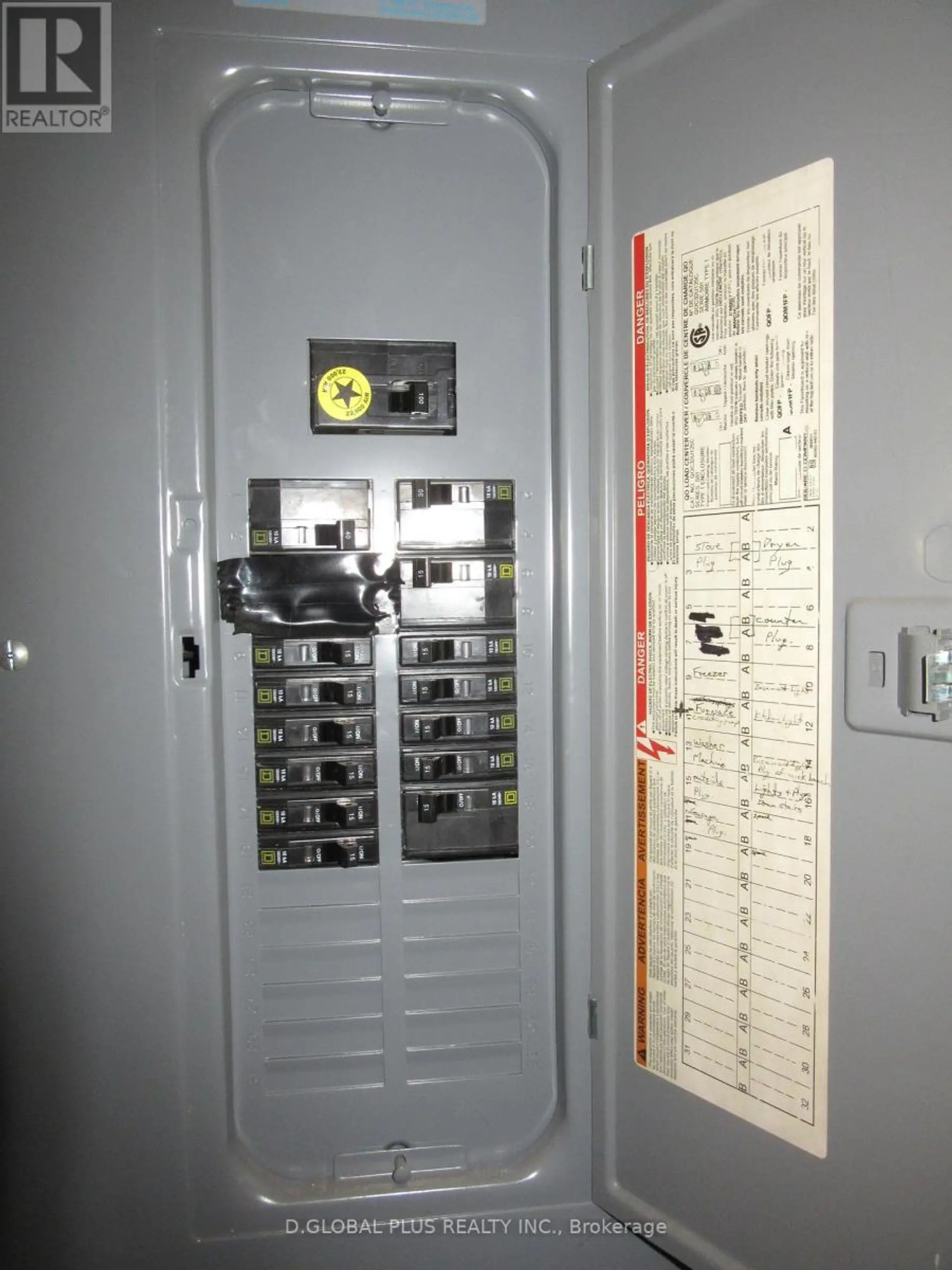 11 DUNBAR AVENUE N - Image 16