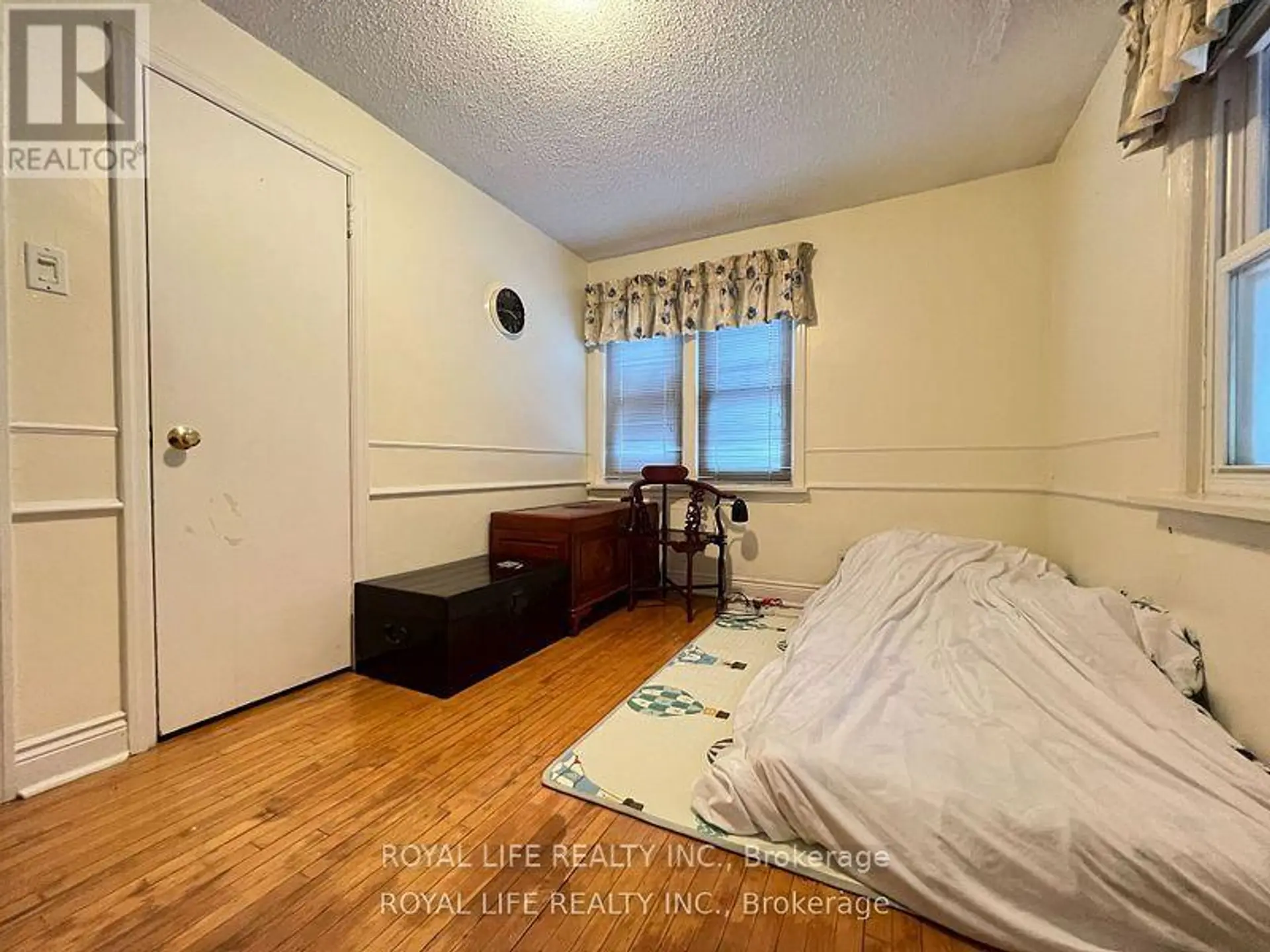 33 AGINCOURT DRIVE - Image 1