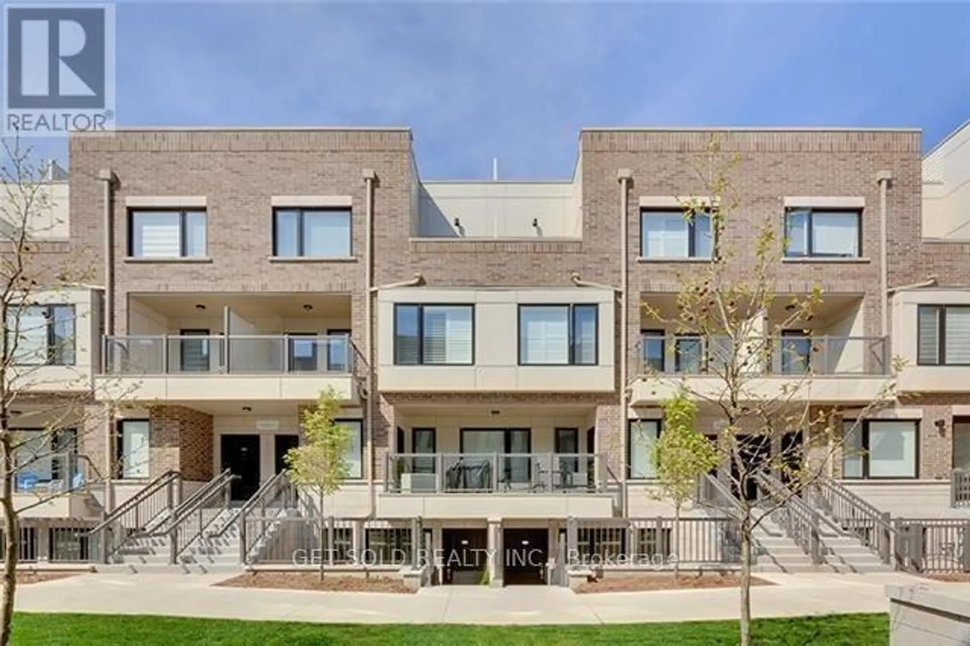 #421 8 DRUMMOND STREET - Image 2