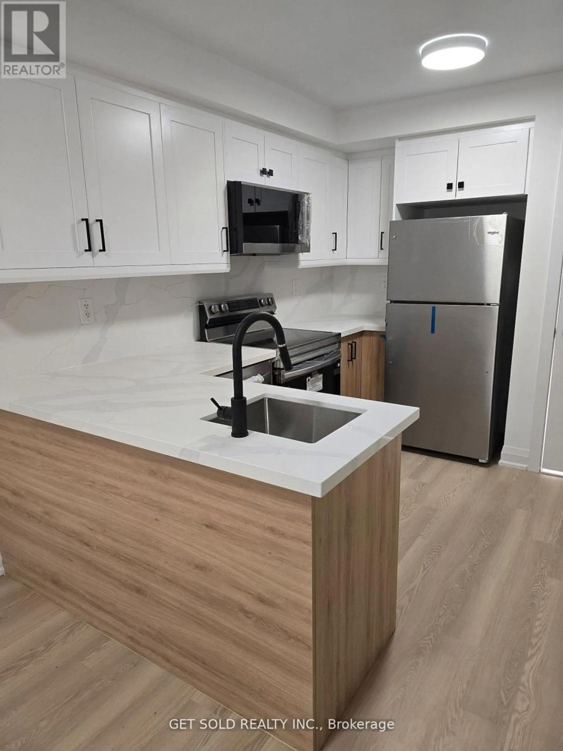 #421 8 DRUMMOND STREET - Image 3