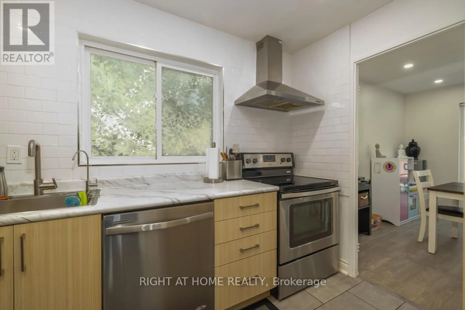 #13 23 FOUR WINDS DRIVE - Image 7