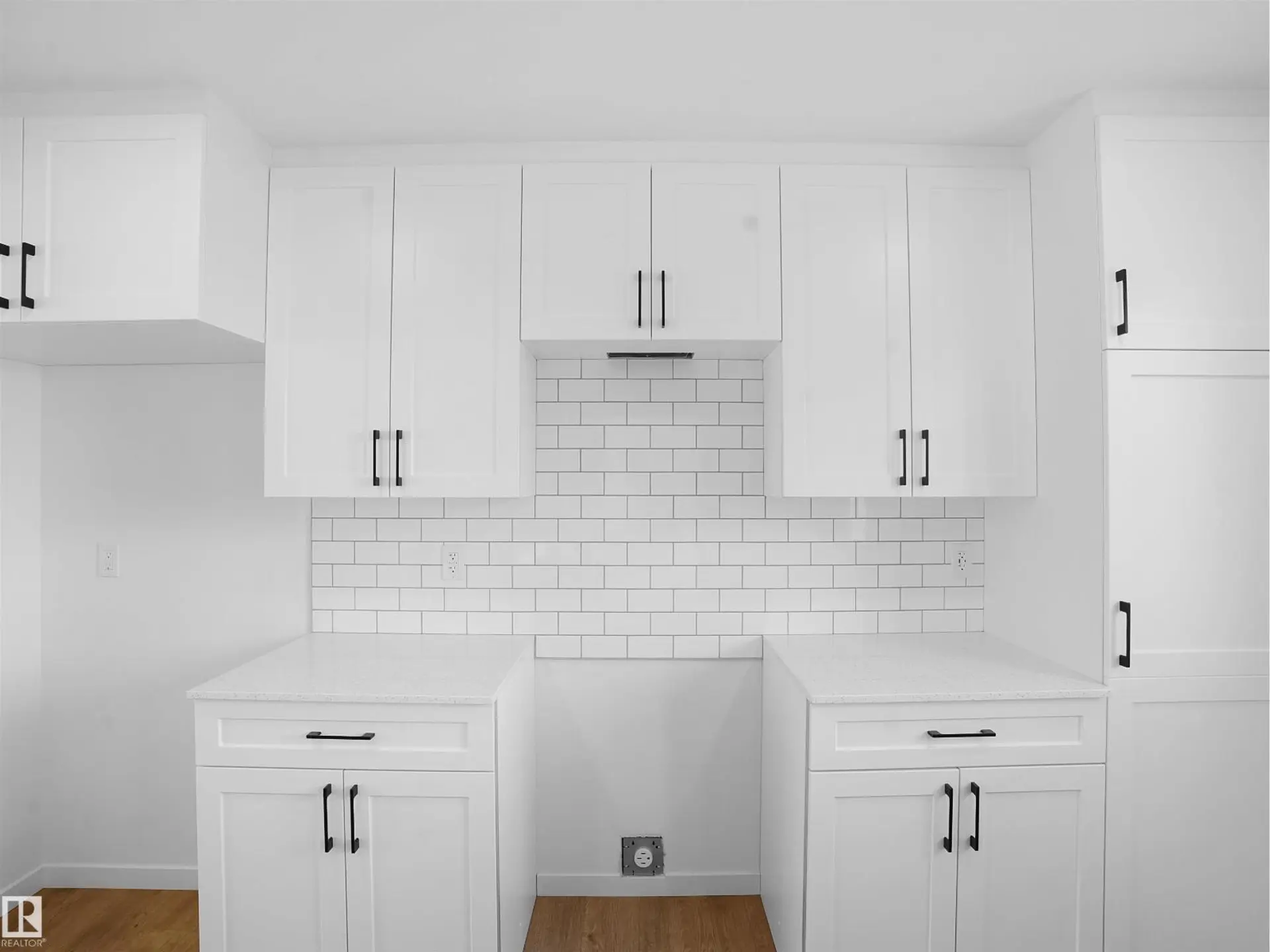 2 18640 18 AV NW - Image 10