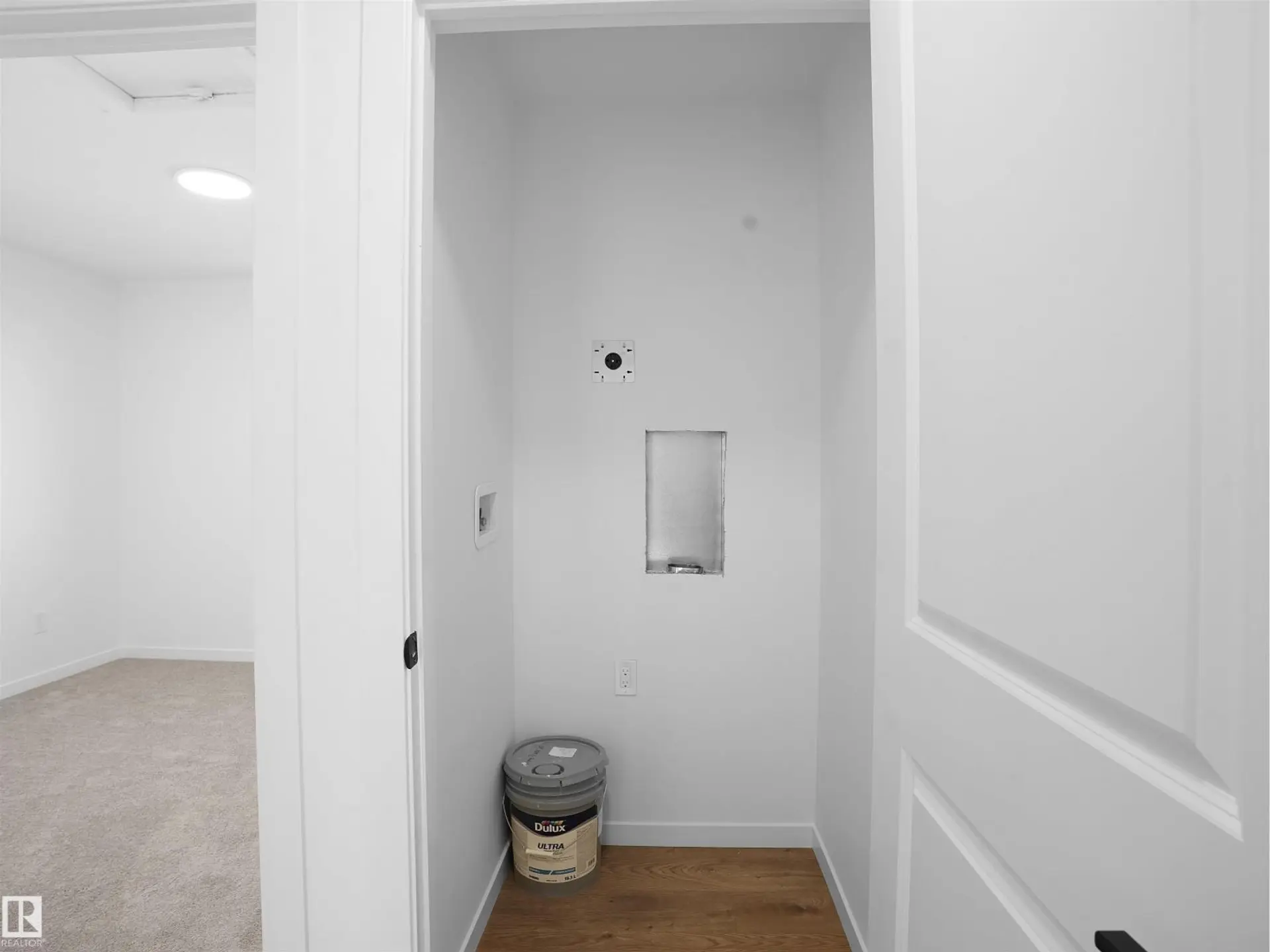 2 18640 18 AV NW - Image 17