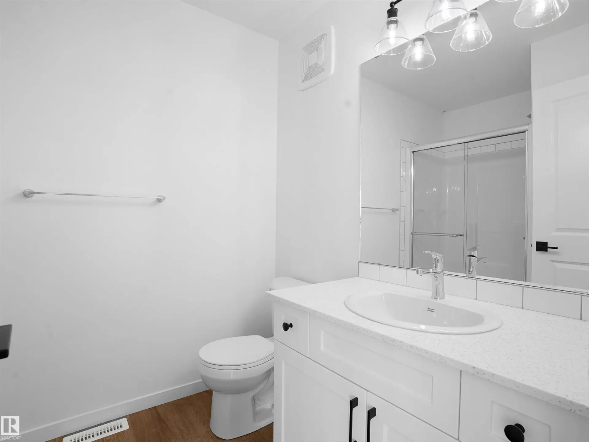 2 18640 18 AV NW - Image 19