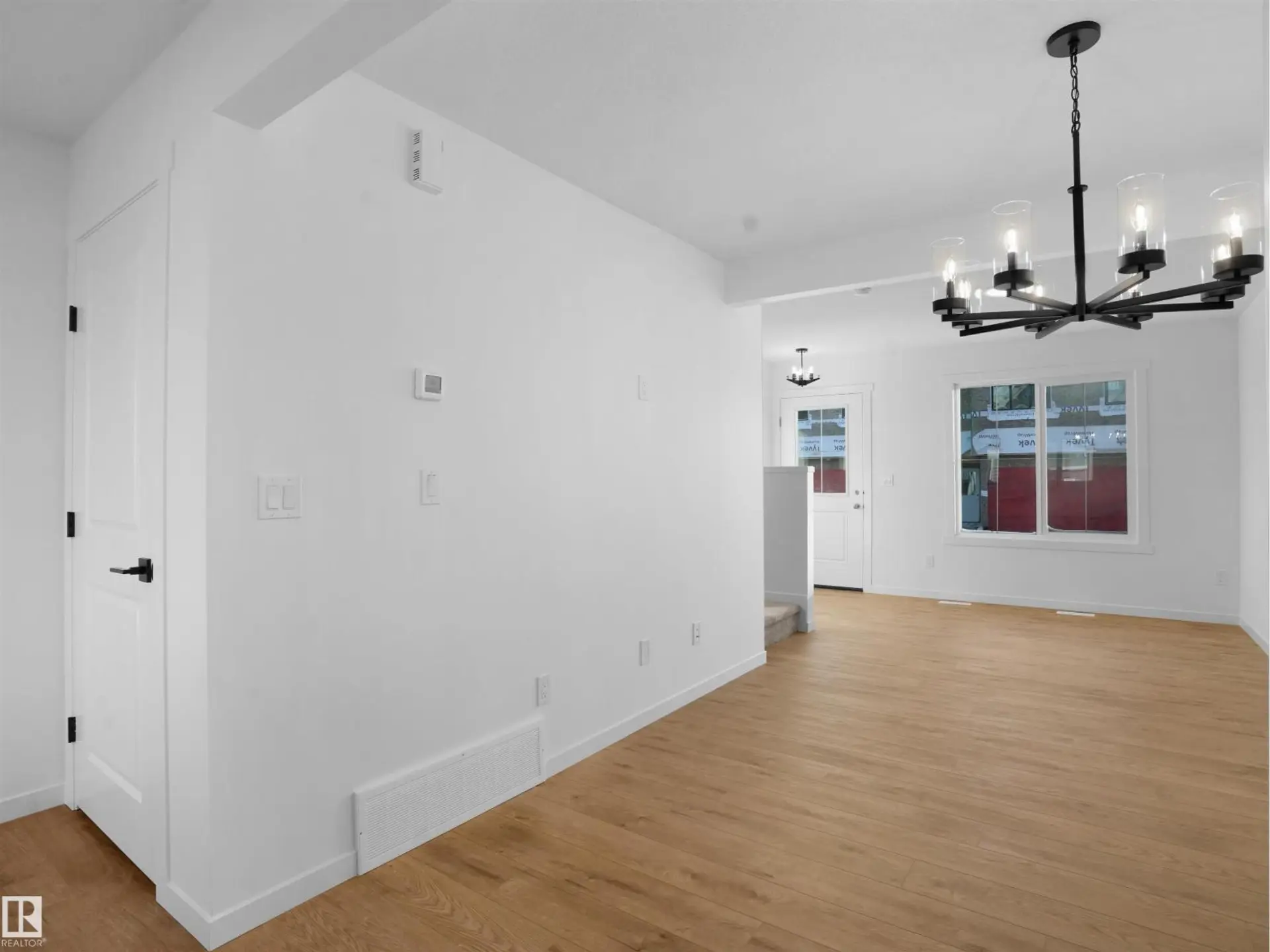 2 18640 18 AV NW - Image 5