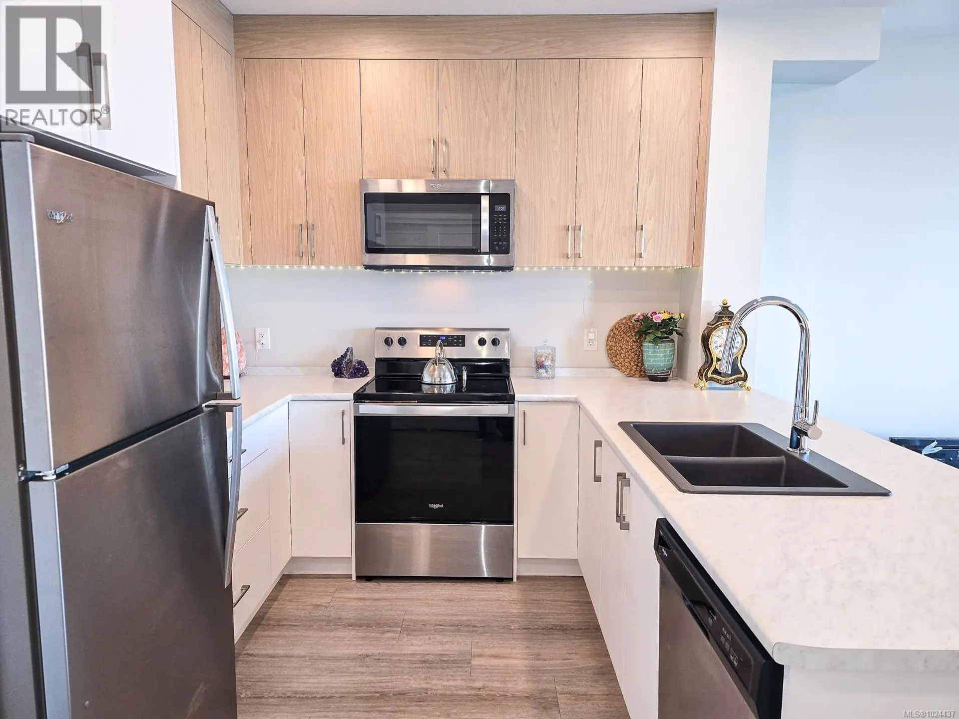 Property at #204 6544 METRAL DR, Nanaimo, BC