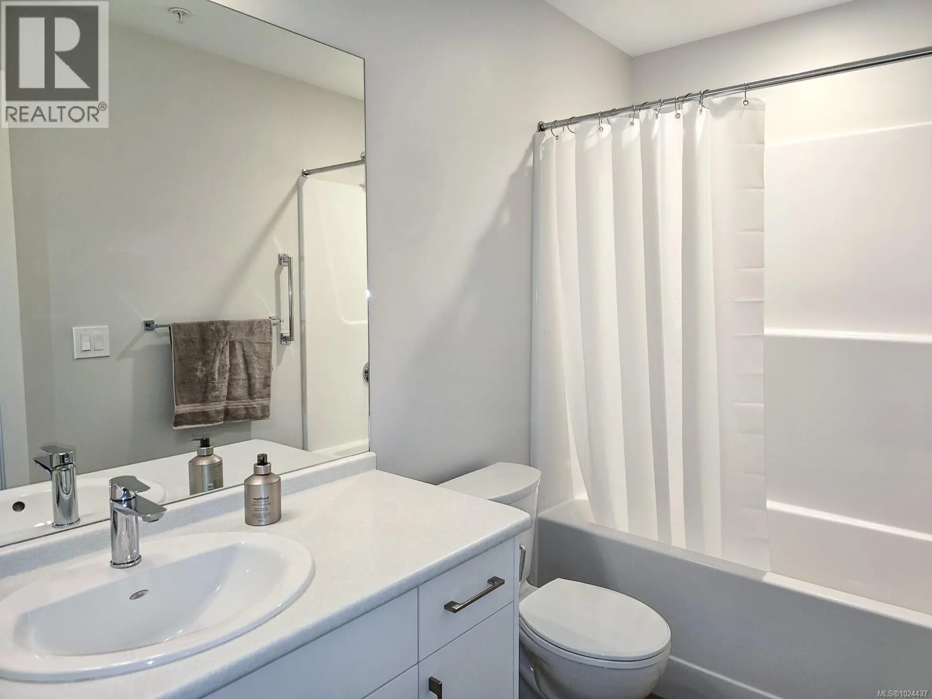 Property at #204 6544 METRAL DR, Nanaimo, BC