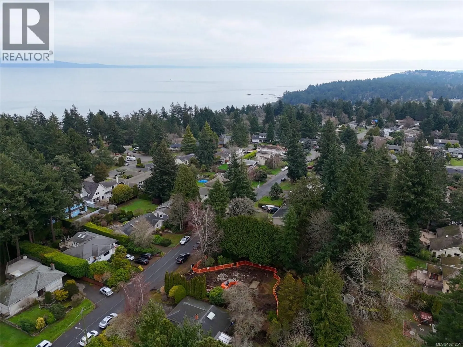 Property at #4 2215 GREENLANDS RD, Saanich, BC