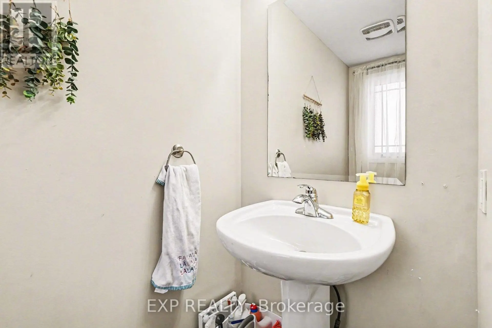 735 REGIMENT AVENUE - Image 10