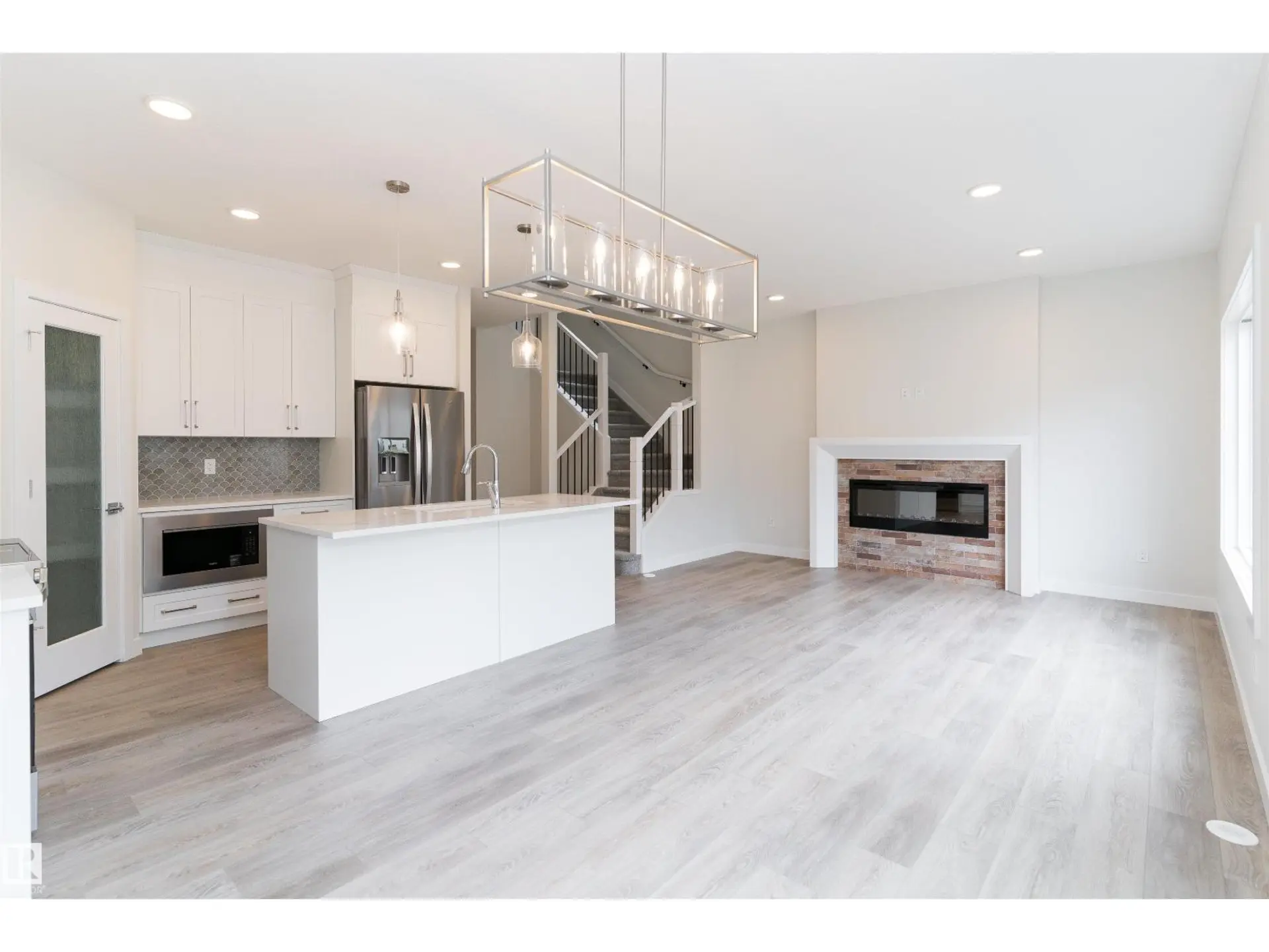 3216 DIXON WY SW - Image 3
