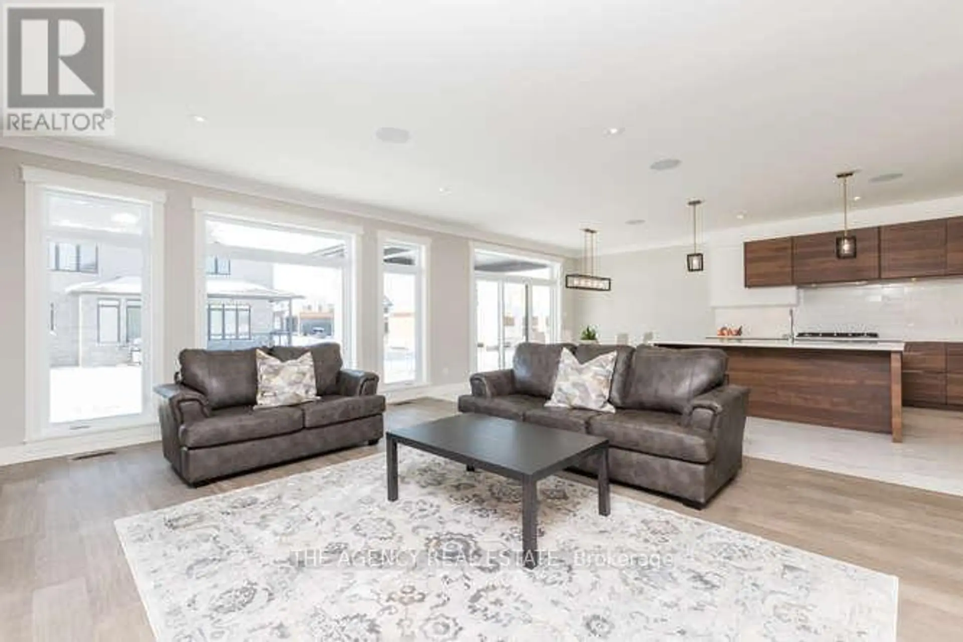 3126 REGIMENT ROAD W - Image 3