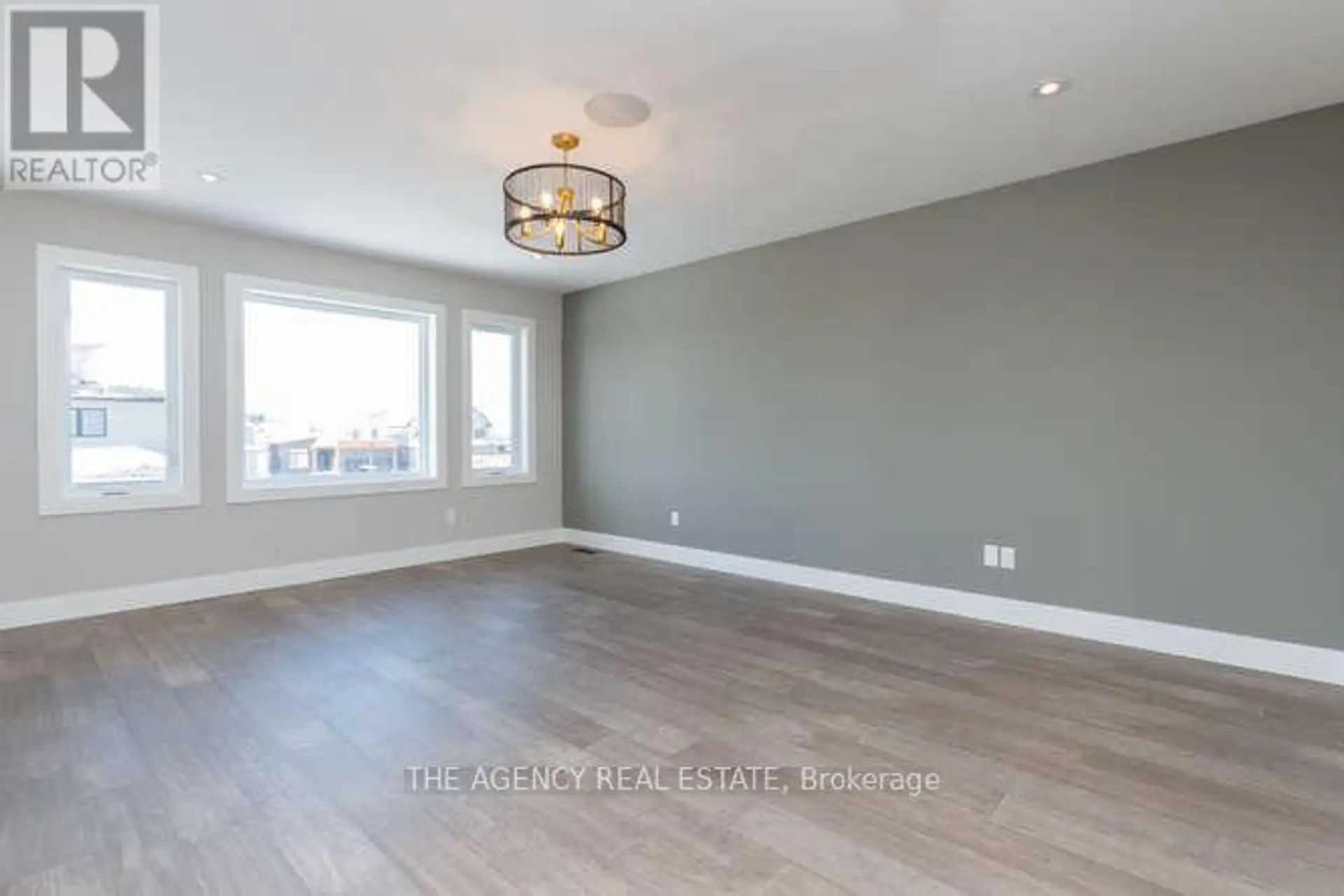 3126 REGIMENT ROAD W - Image 9