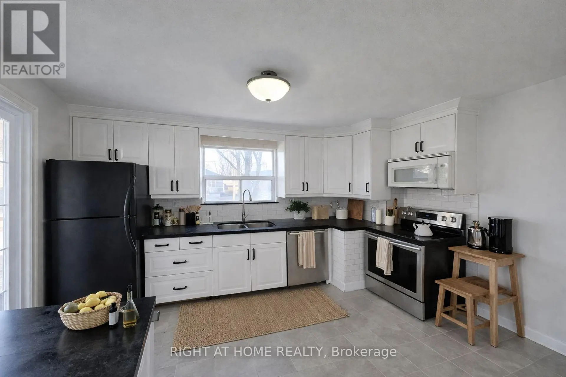 70 BUNNELL CRESCENT - Image 2