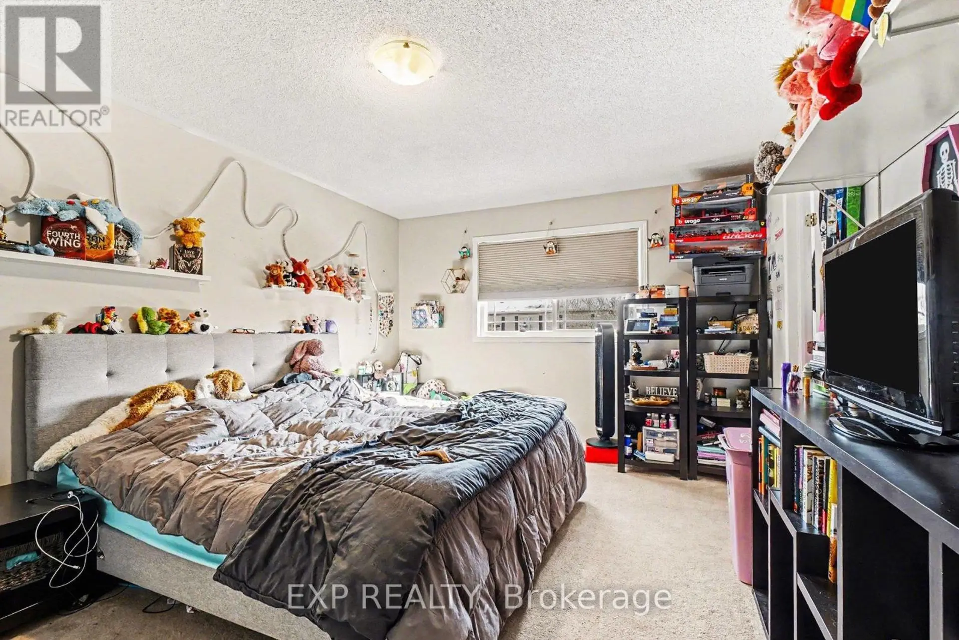 735 REGIMENT AVENUE - Image 11