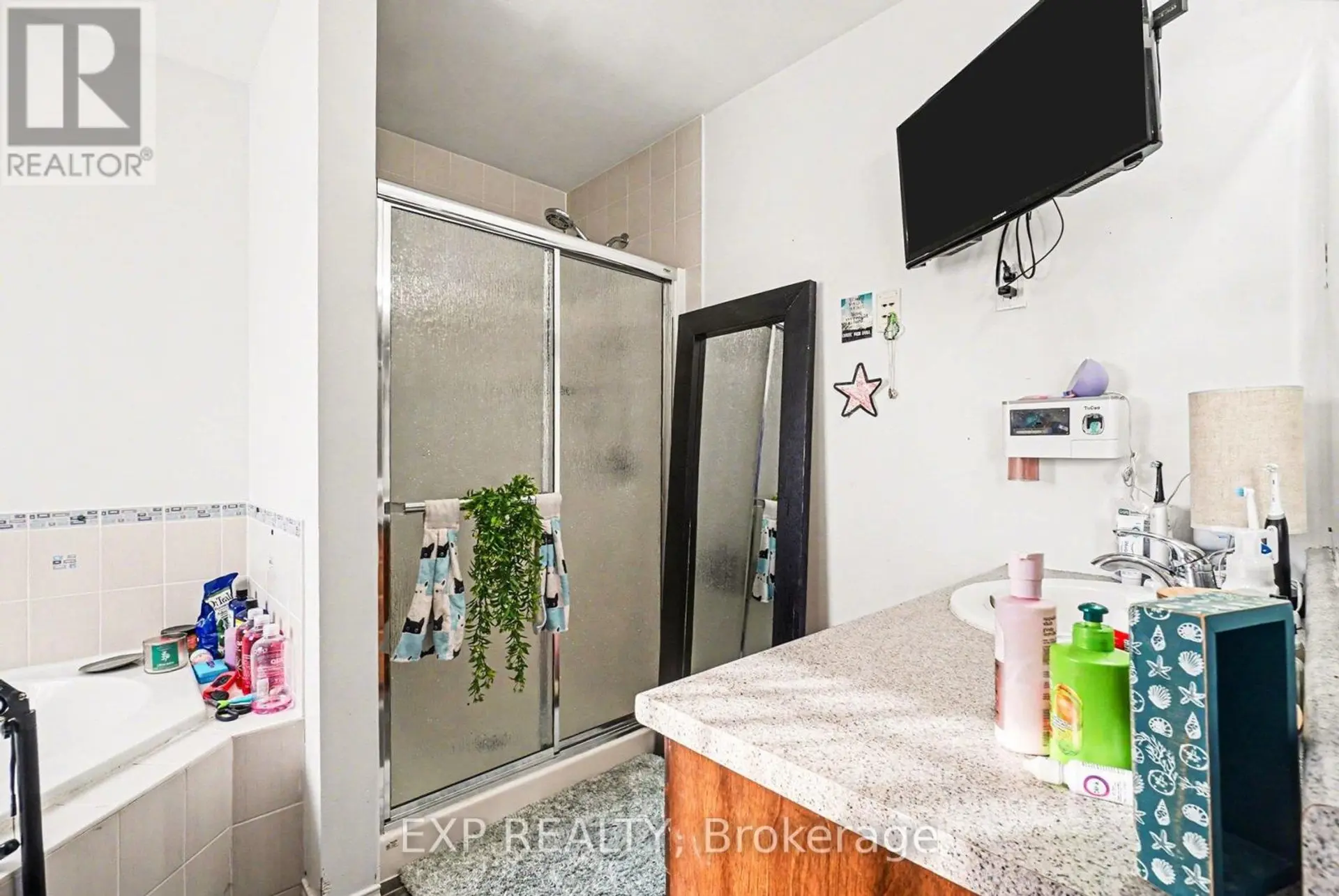 735 REGIMENT AVENUE - Image 12