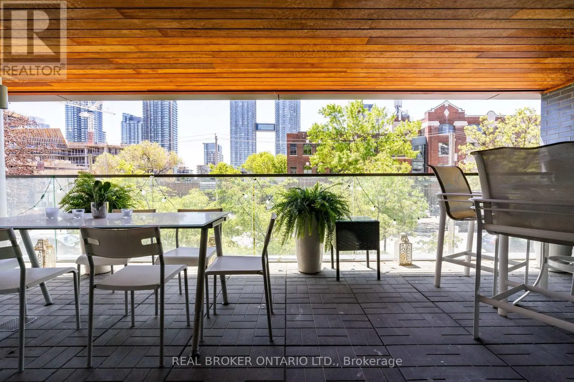 #201 500 WELLINGTON STREET W - Image 10