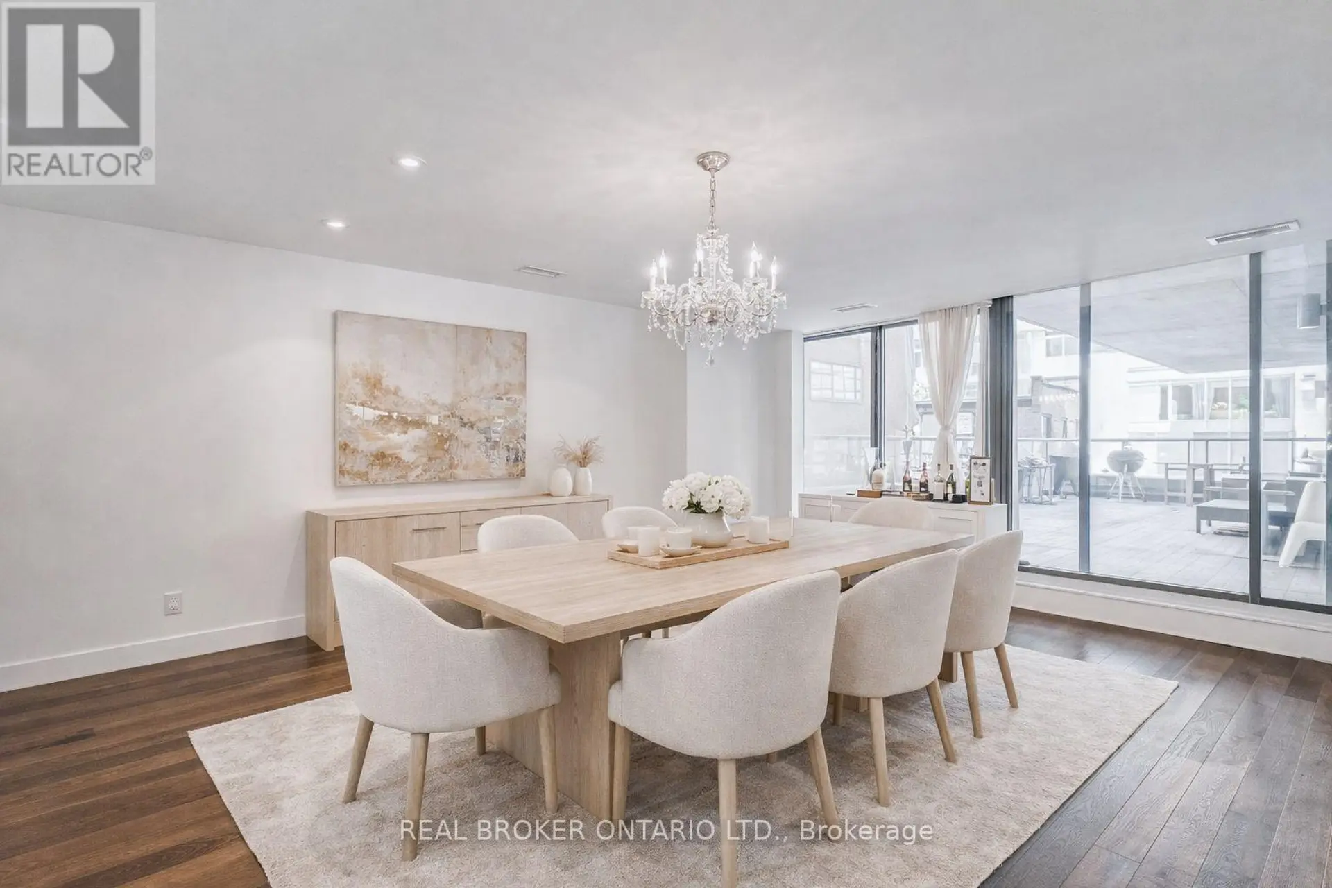 #201 500 WELLINGTON STREET W - Image 3