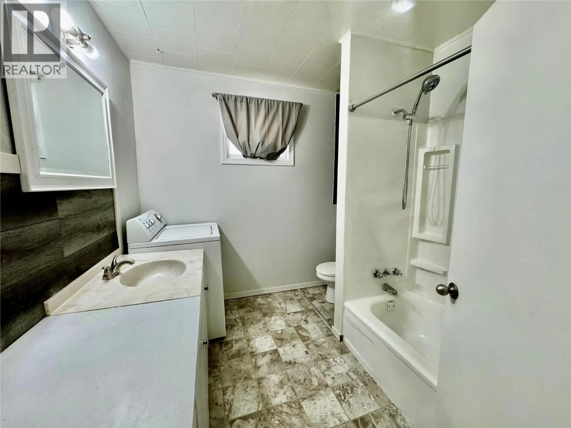 Property at 520 98 AVENUE, Dawson Creek, BC