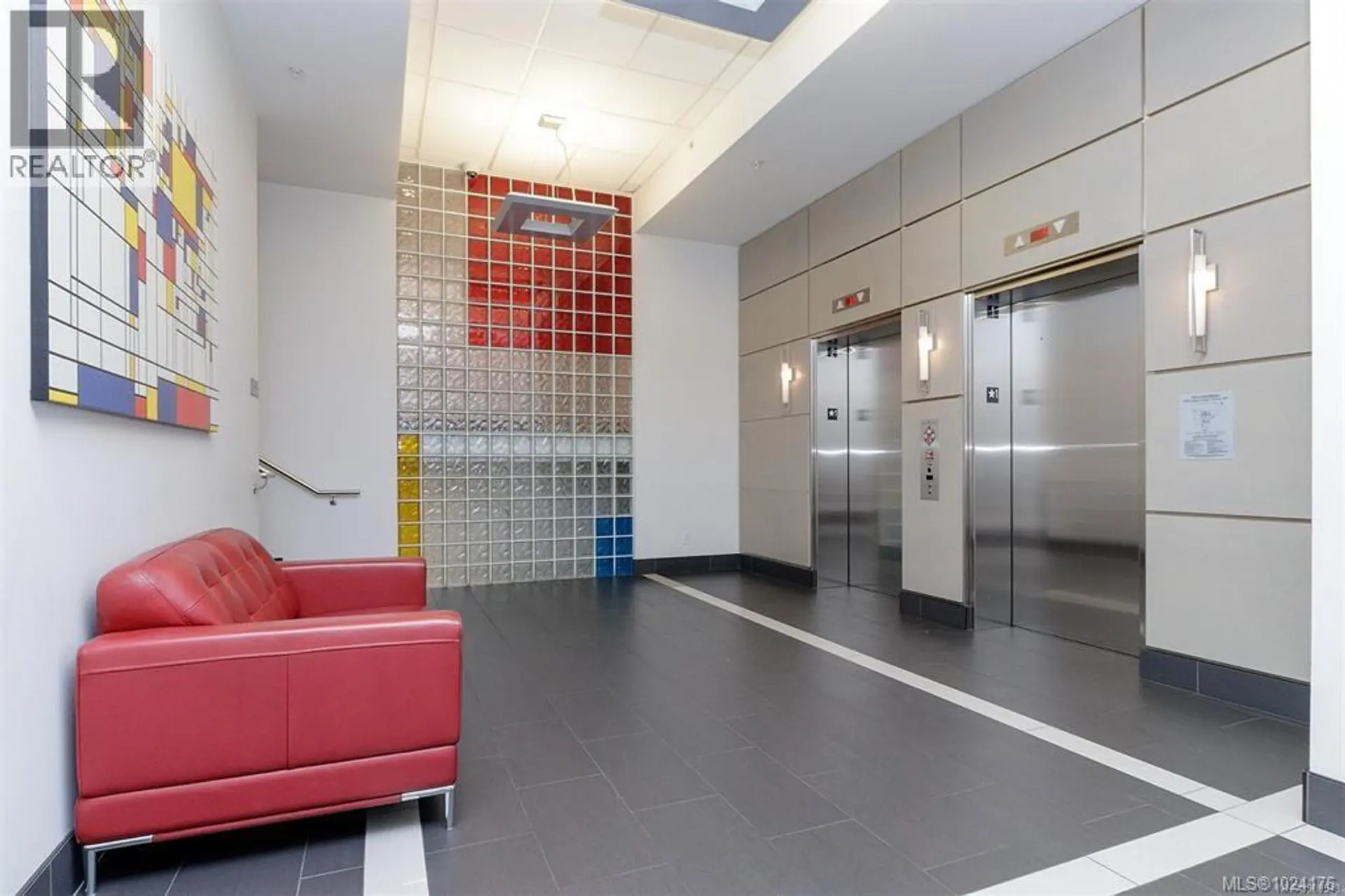 Property at #807 1090 JOHNSON ST, Victoria, BC