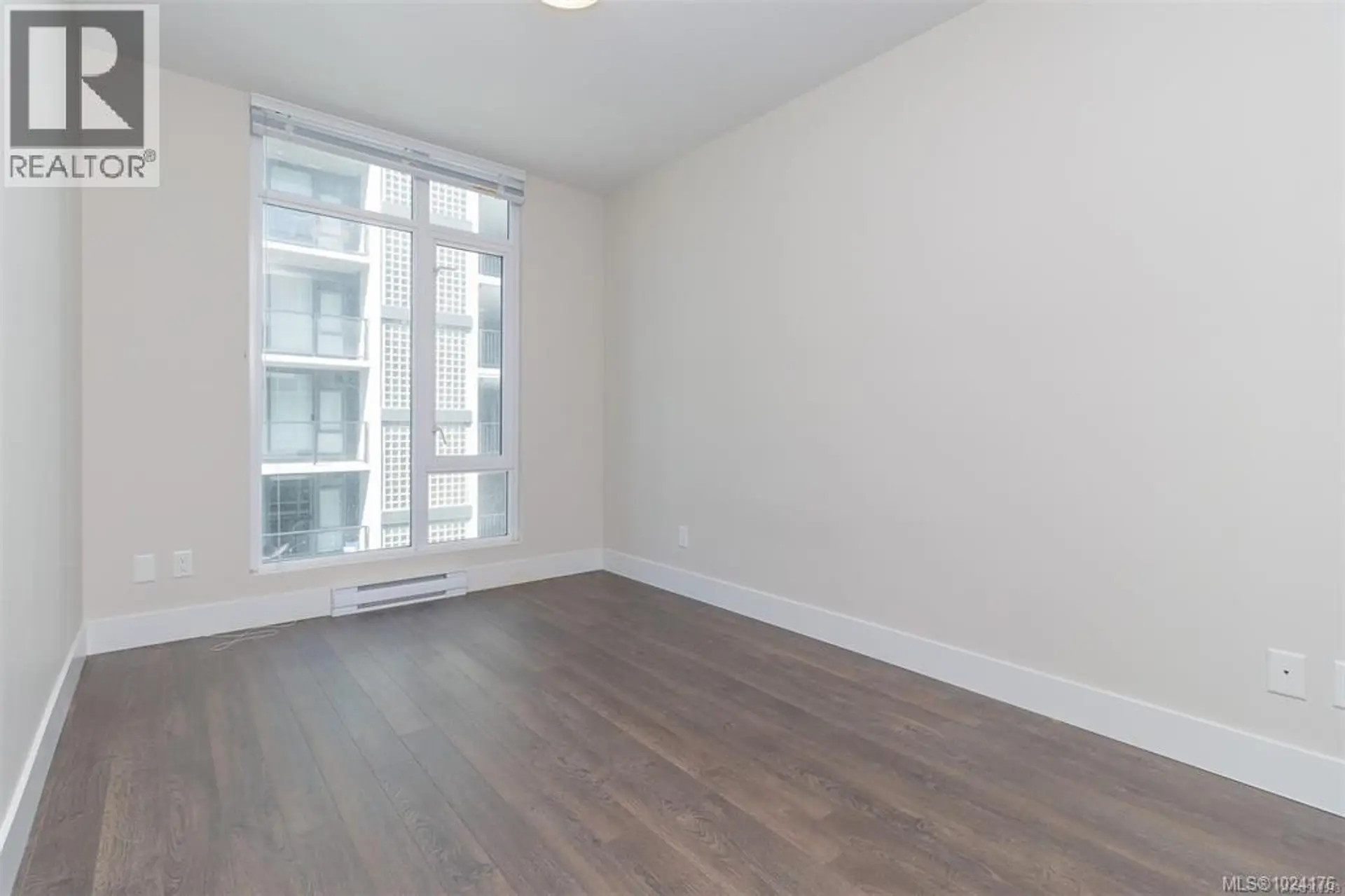 Property at #807 1090 JOHNSON ST, Victoria, BC