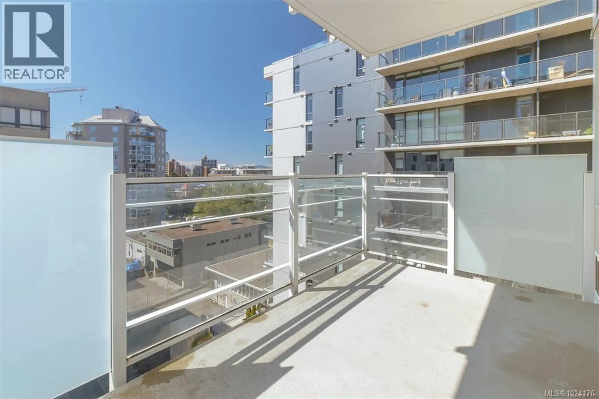 Property at #807 1090 JOHNSON ST, Victoria, BC