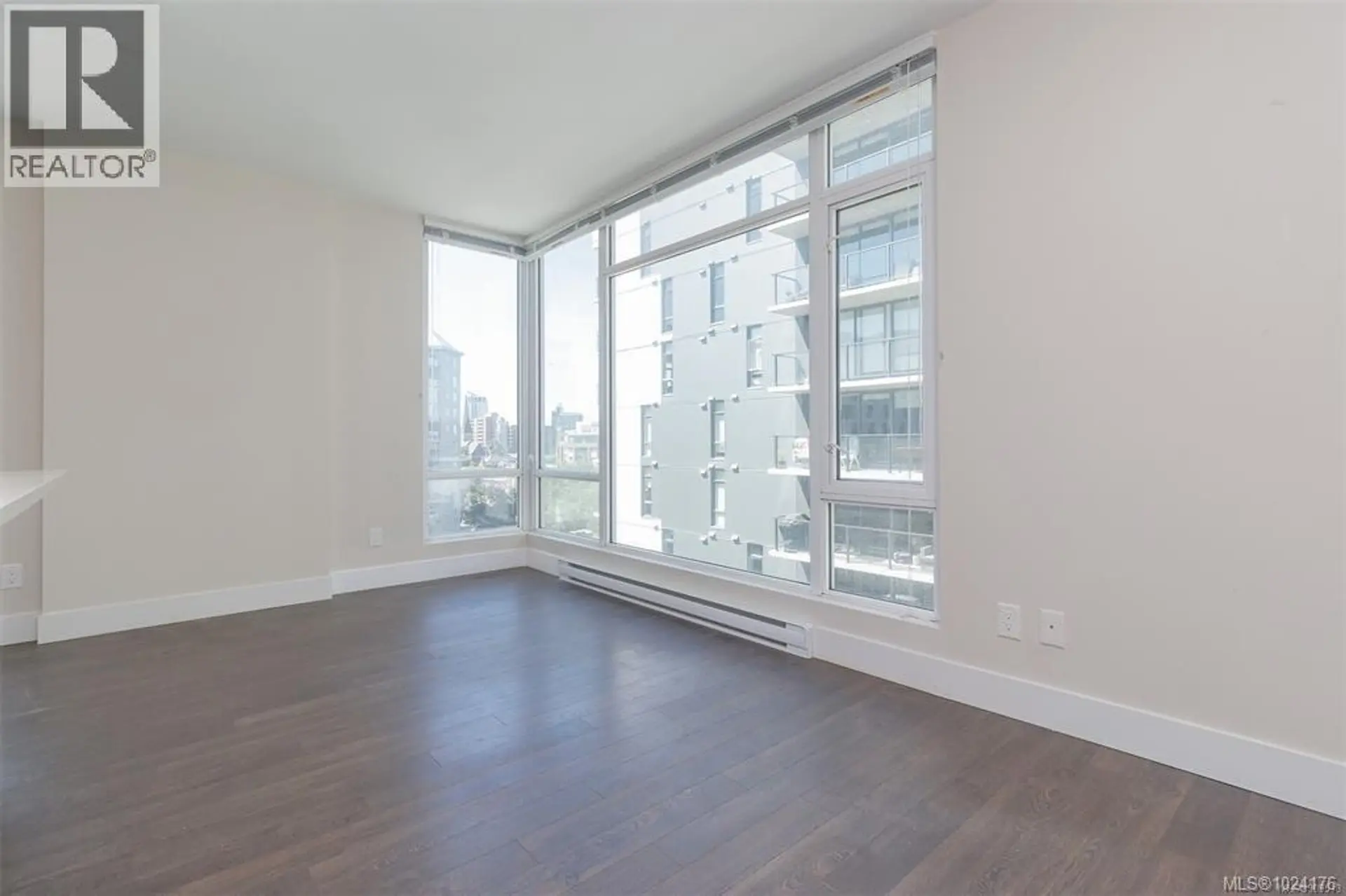 Property at #807 1090 JOHNSON ST, Victoria, BC