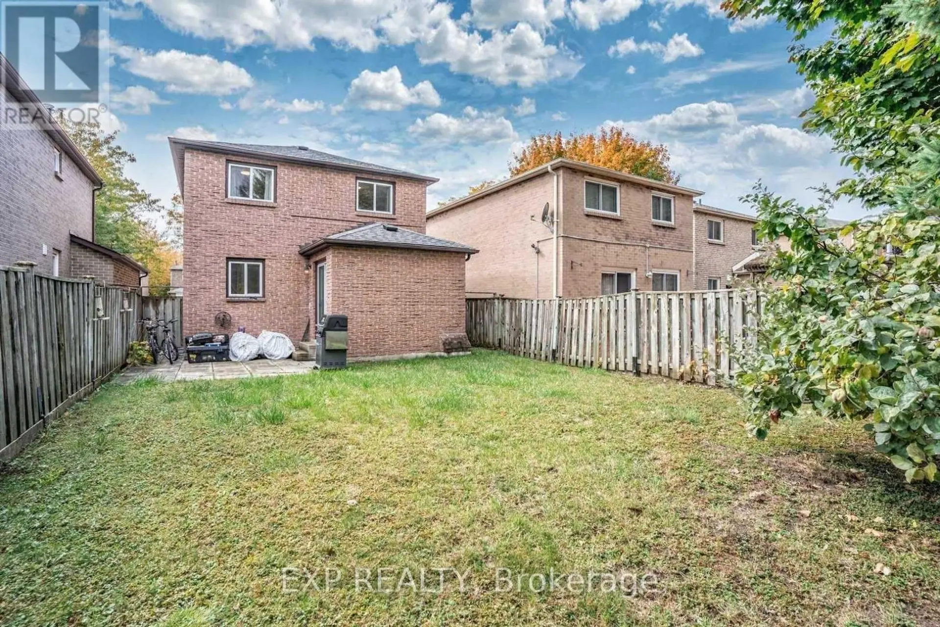 63 BARRETT CRESCENT - Image 2
