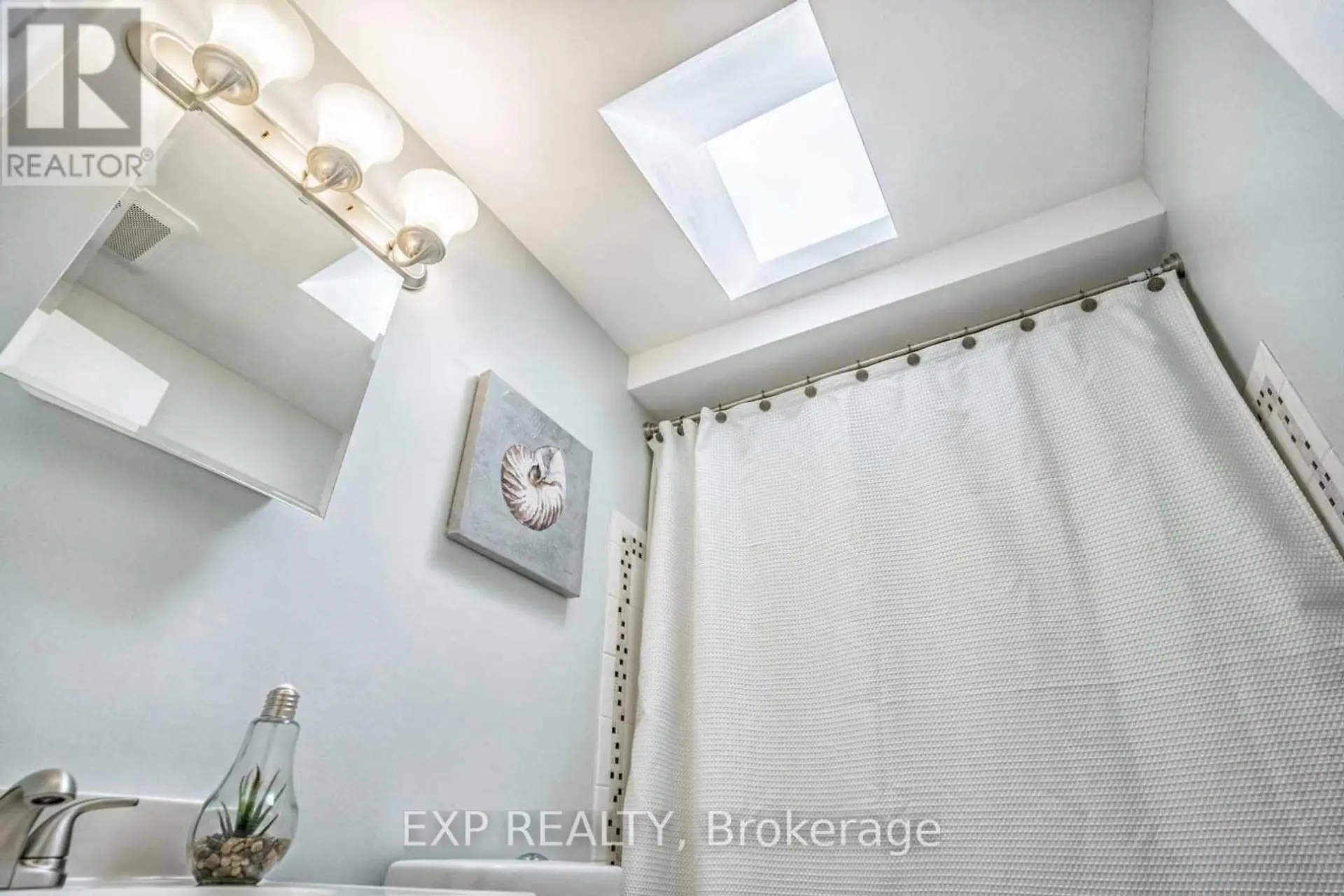 63 BARRETT CRESCENT - Image 4