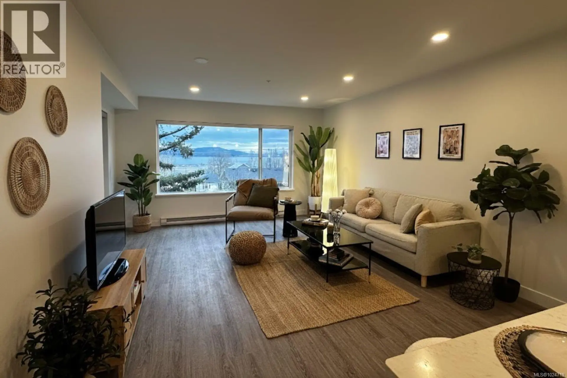 Property at #206 135 HALIBURTON ST, Nanaimo, BC