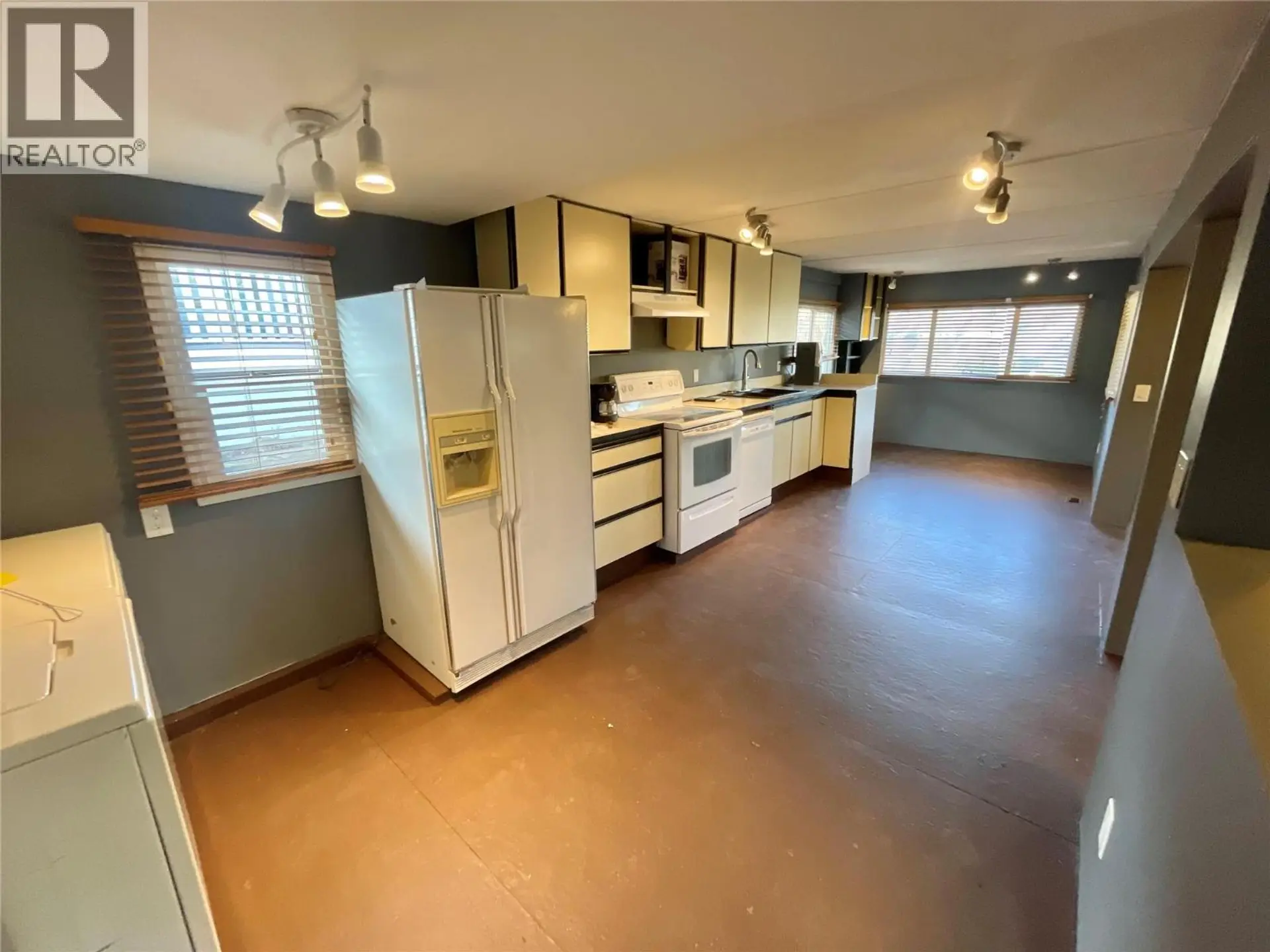 Property at #32 4395 TRANS CANADA  E HIGHWAY, Kamloops, BC