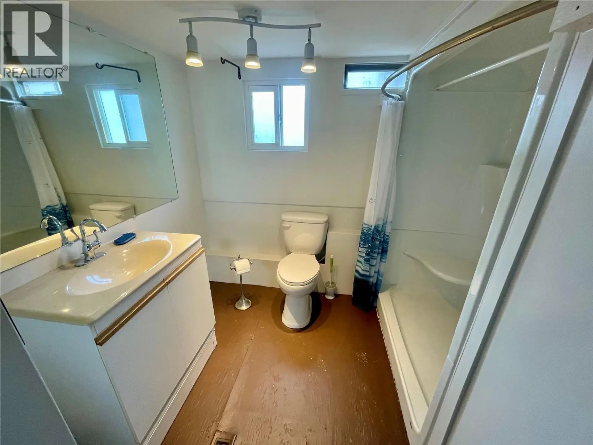 Property at #32 4395 TRANS CANADA  E HIGHWAY, Kamloops, BC