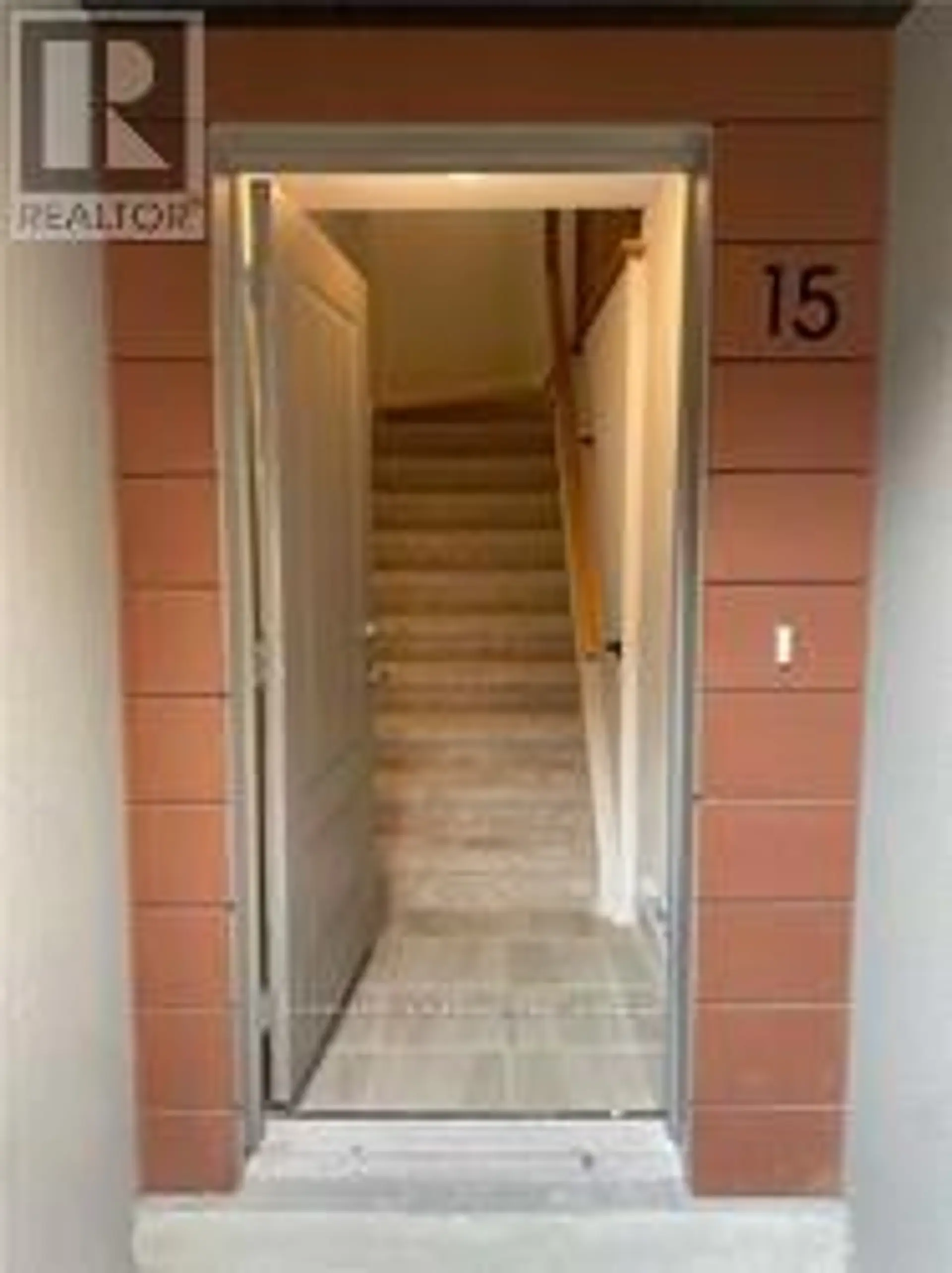 #15 40 ORCHID PLACE - Image 3