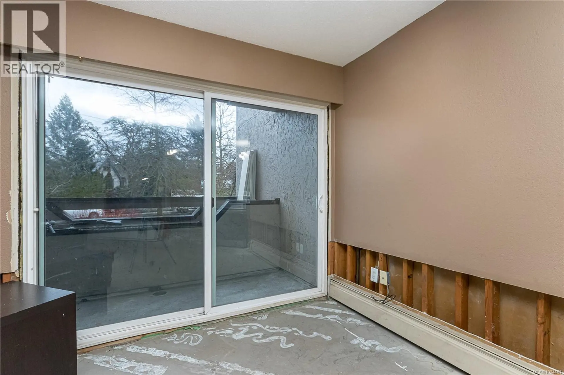 Property at #206 3800 QUADRA ST, Saanich, BC