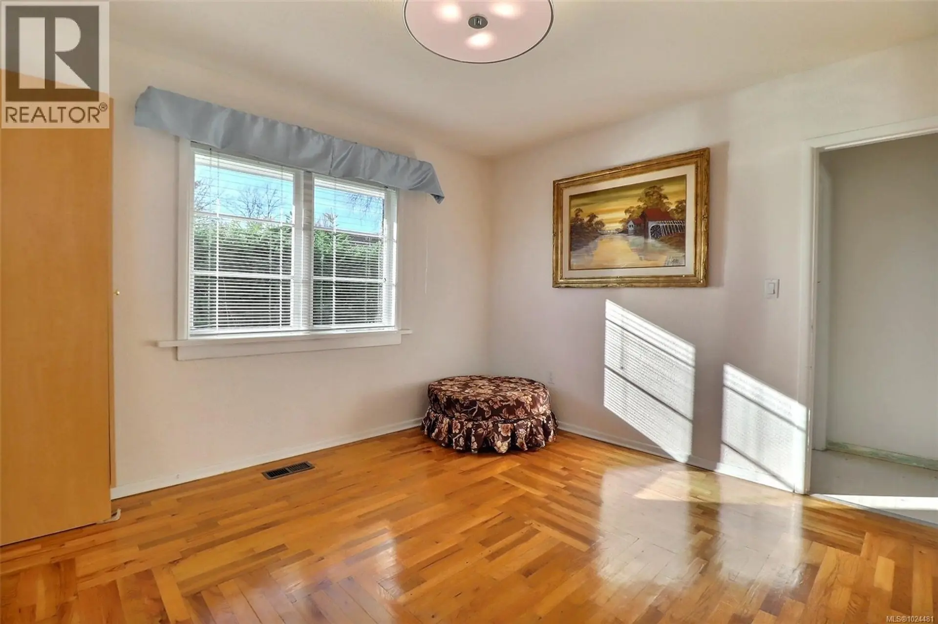 Property at 692 5TH ST, Courtenay, BC