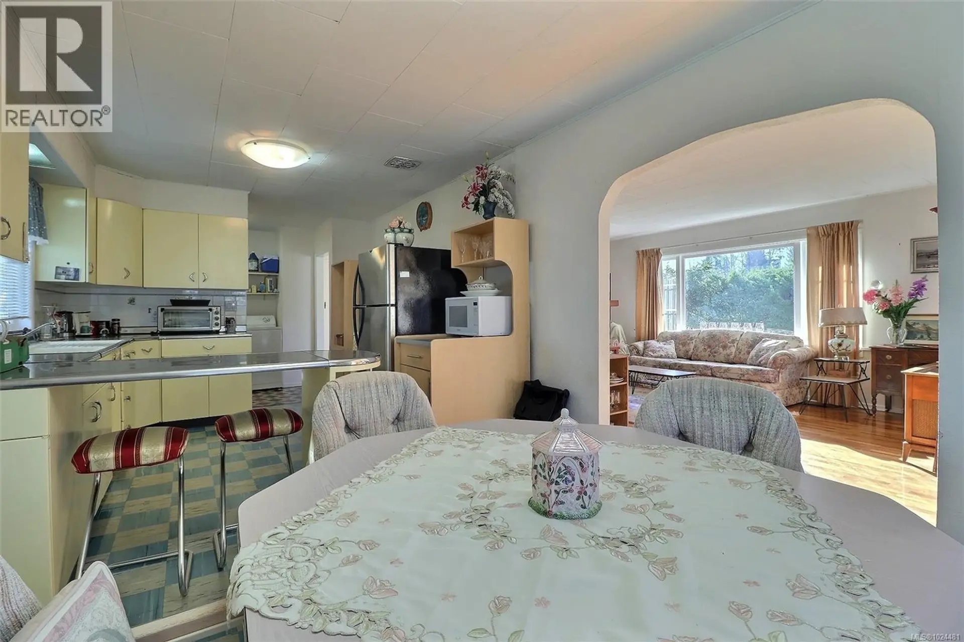 Property at 692 5TH ST, Courtenay, BC