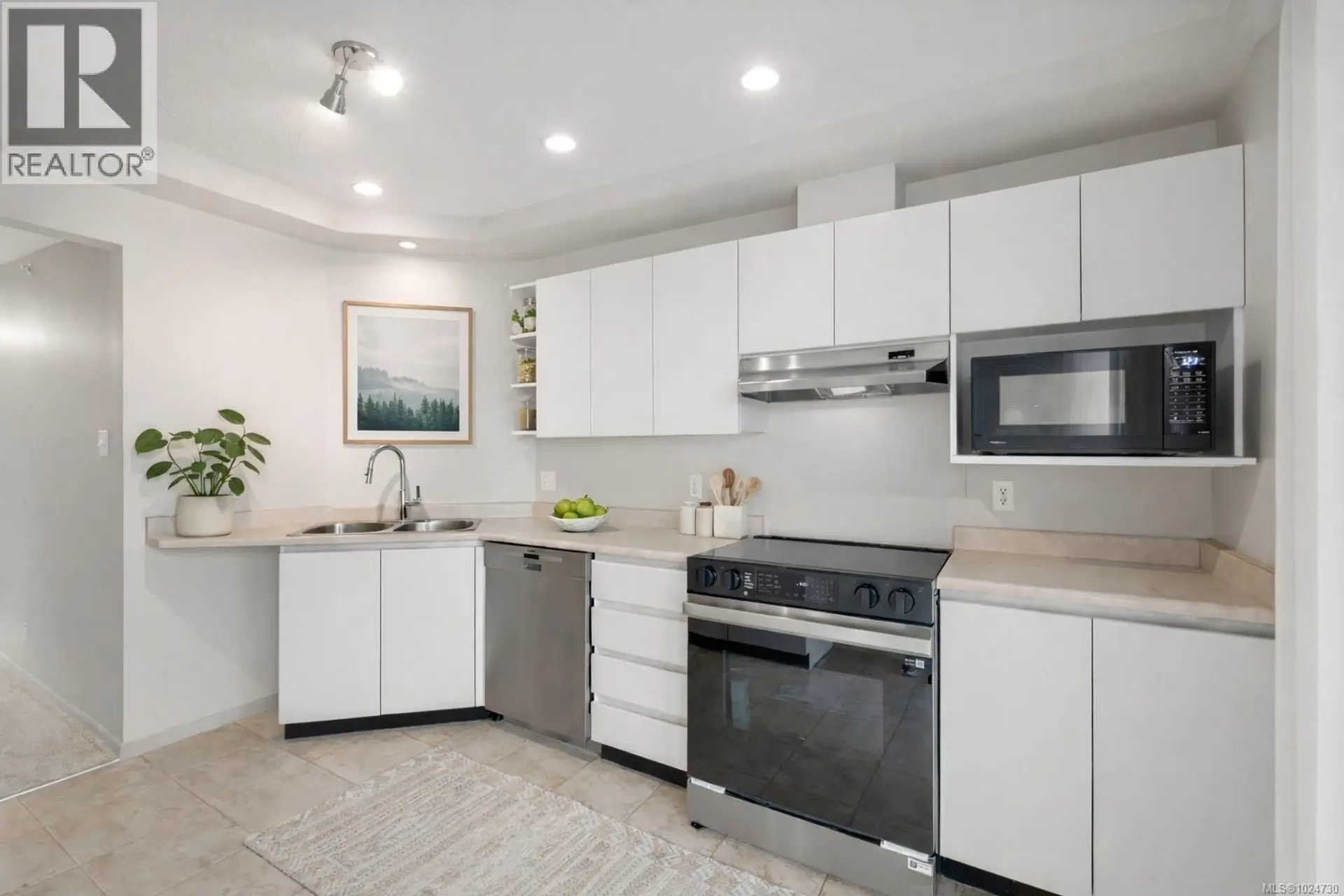 Property at #305 1020 VIEW ST, Victoria, BC