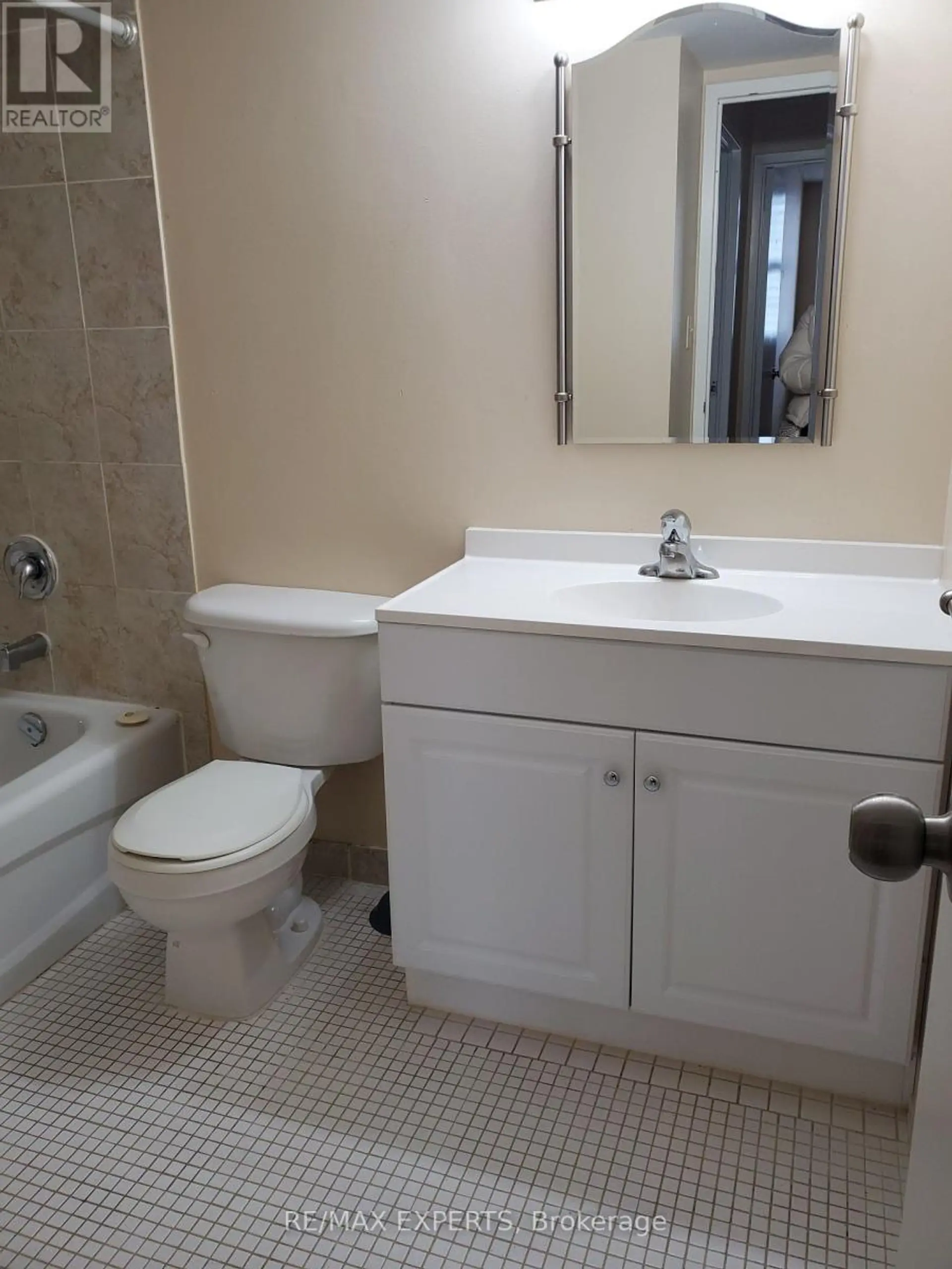 #804 2542 ARGYLE ROAD - Image 10