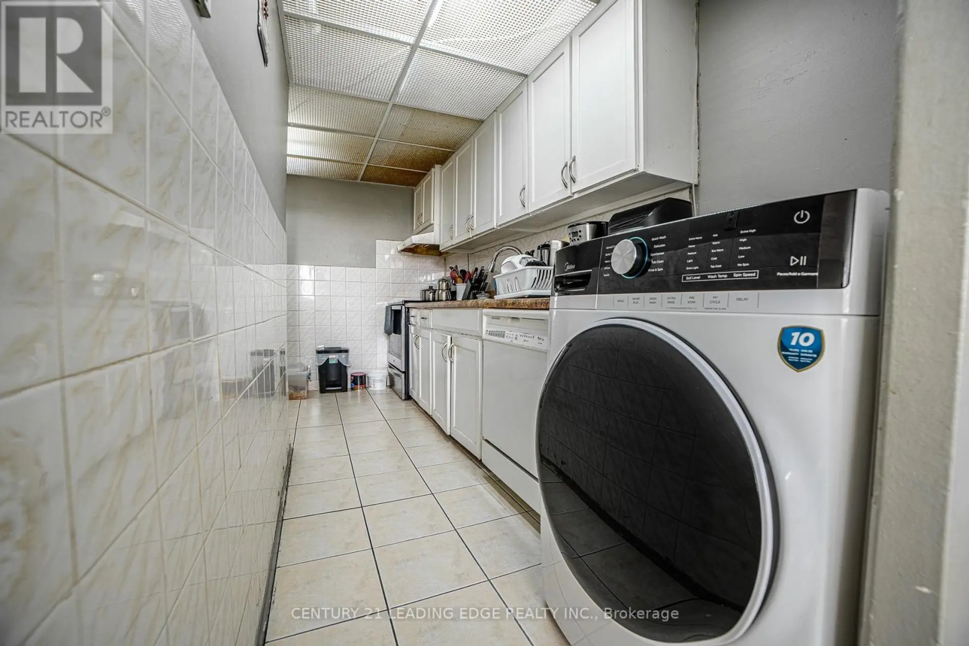 #402 80 GRANDRAVINE DRIVE - Image 9