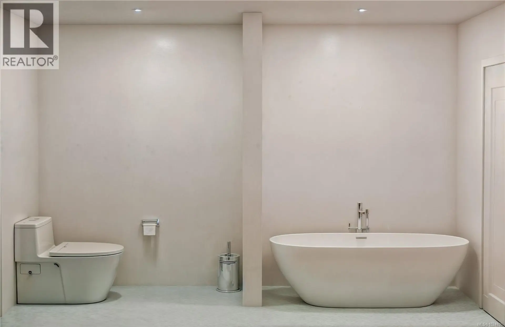 Property at #404 7815 WALLACE DR, Central Saanich, BC